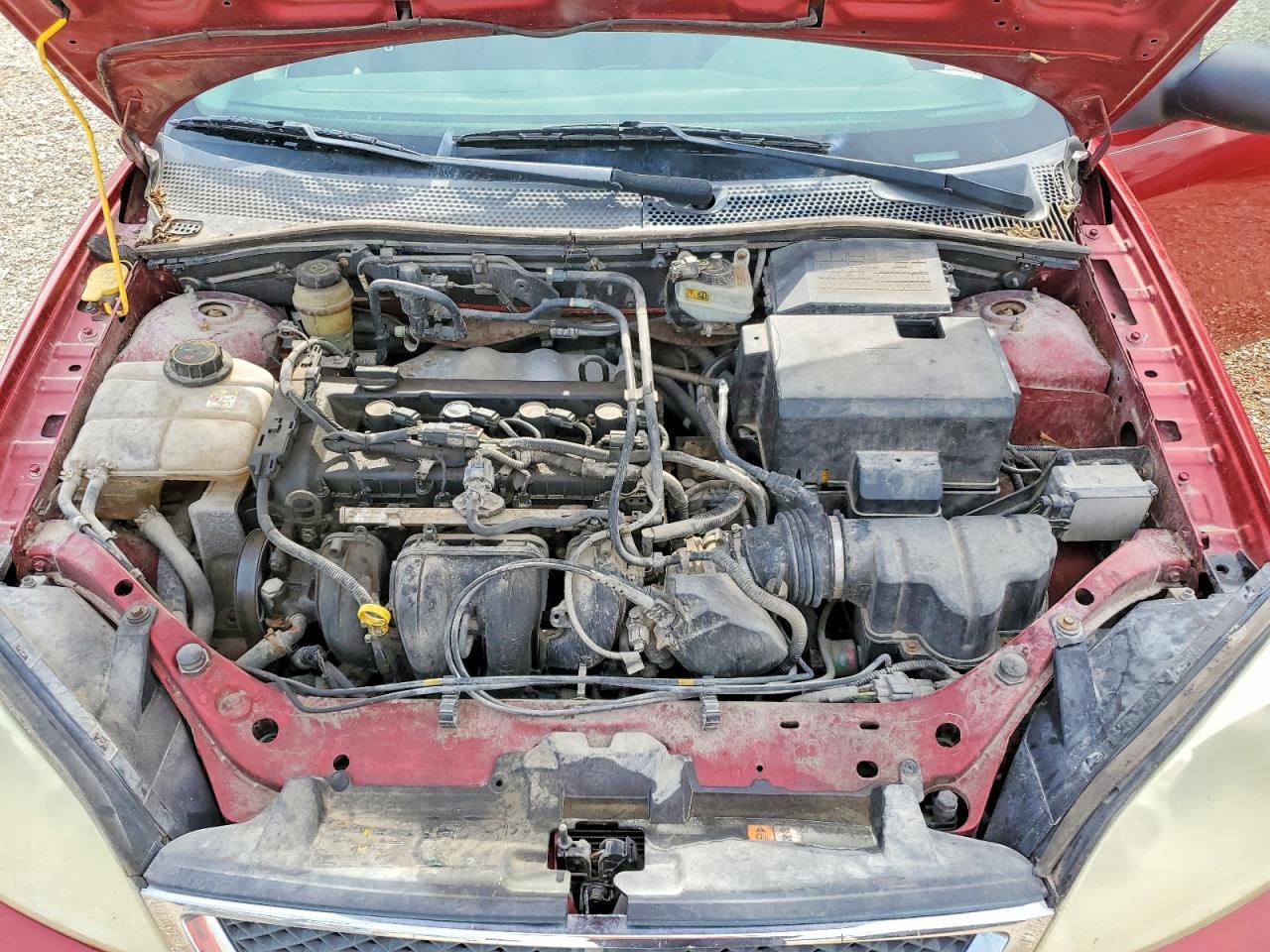 2005 Ford Focus Zx5 Red vin: 3FAFP37N35R148679