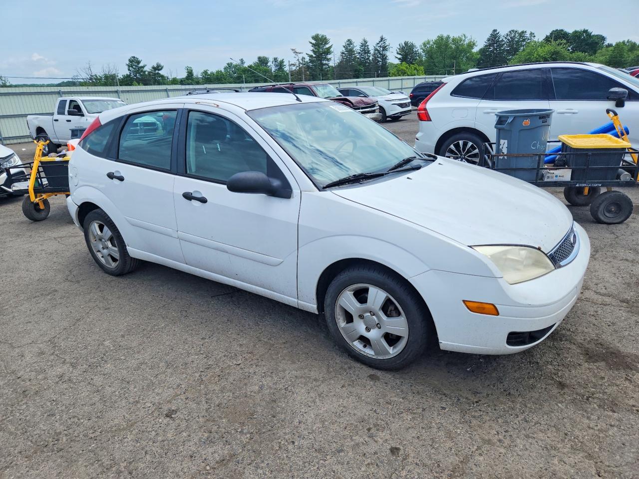 2005 Ford Focus Zx5 White vin: 3FAFP37N55R107759