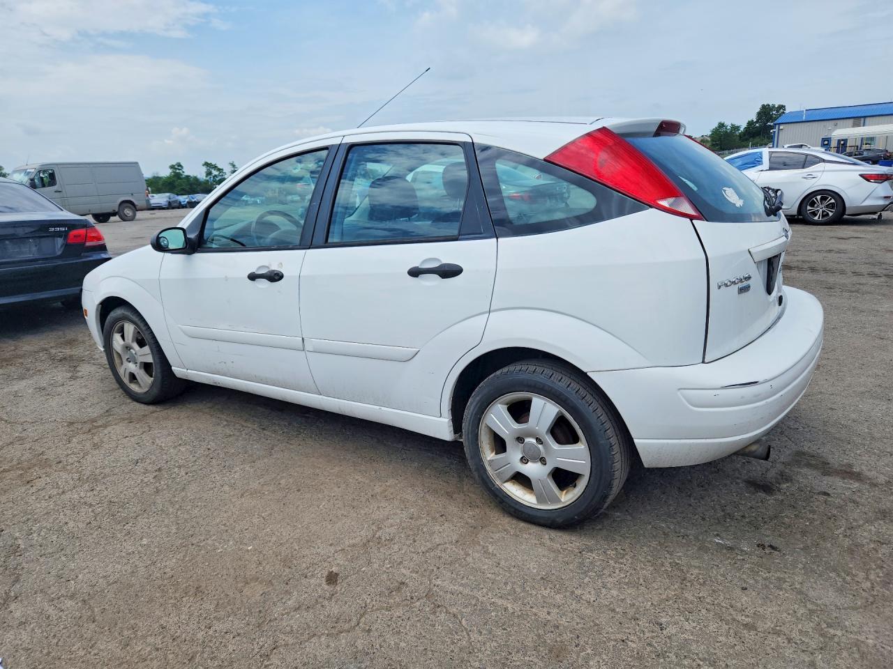 2005 Ford Focus Zx5 White vin: 3FAFP37N55R107759