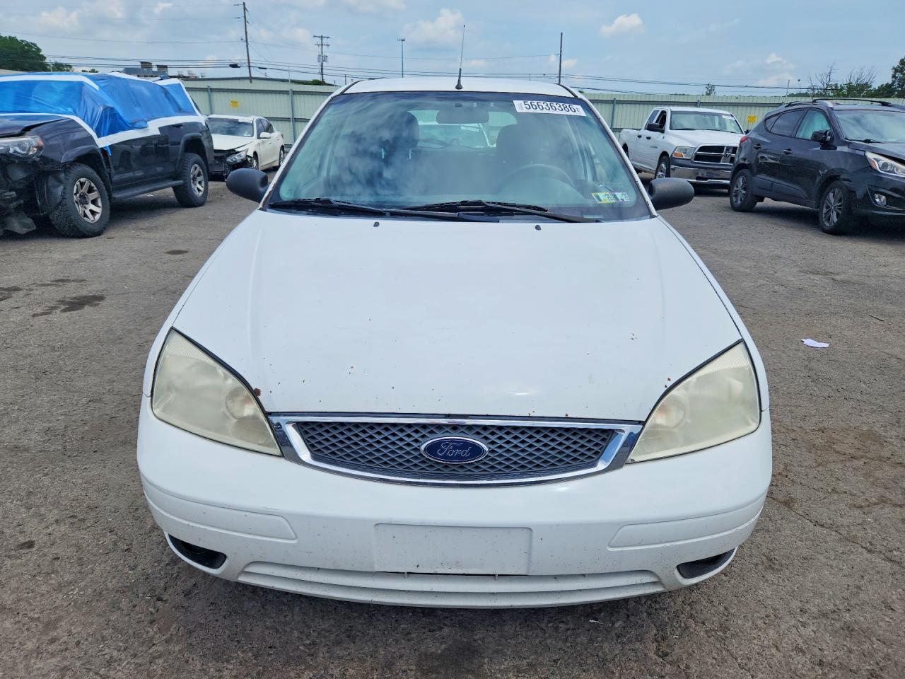 2005 Ford Focus Zx5 White vin: 3FAFP37N55R107759