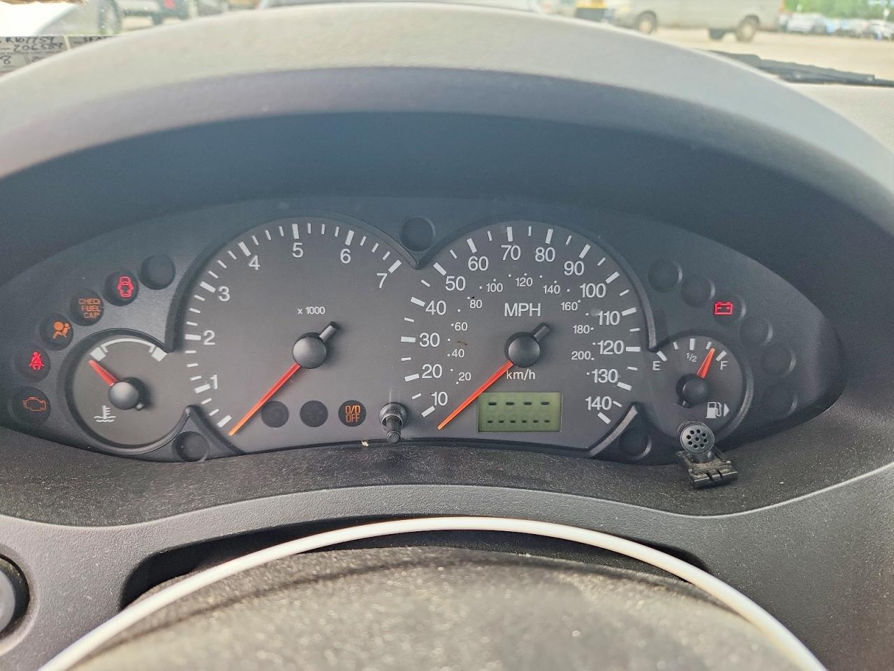 2005 Ford Focus Zx5 White vin: 3FAFP37N55R107759