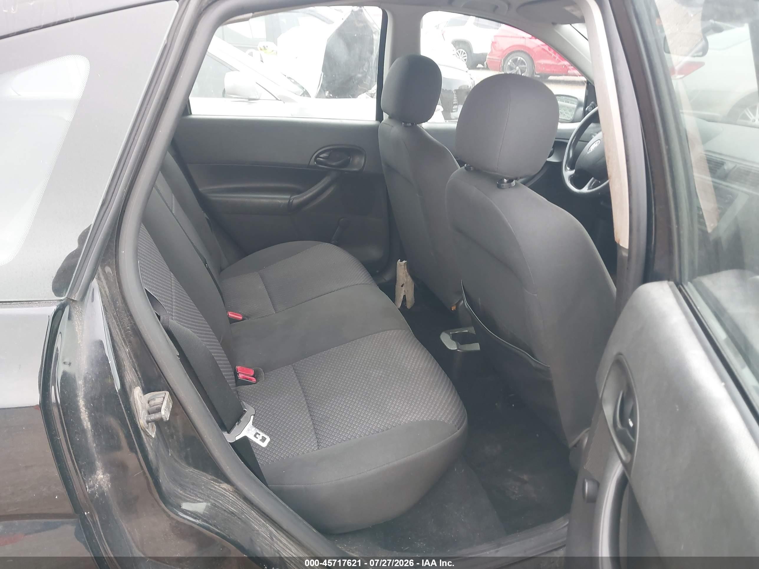 2005 Ford Focus Zx5 Черный vin: 3FAFP37N65R131505