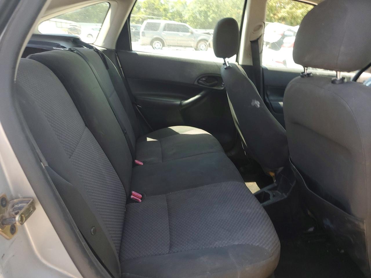 2005 Ford Focus Zx5 Серебряный vin: 3FAFP37N75R141878