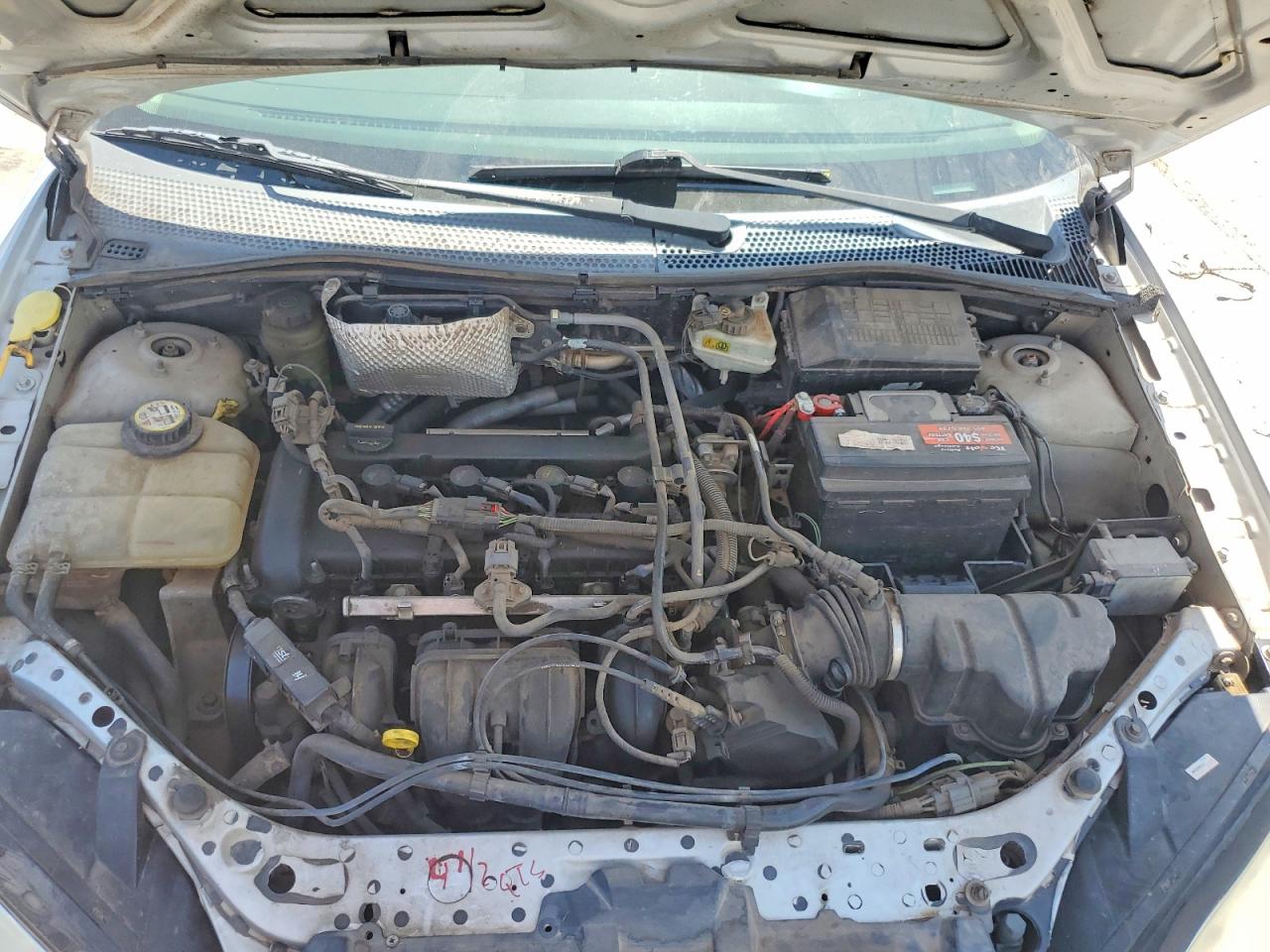 2005 Ford Focus Zx5 Серебряный vin: 3FAFP37N75R141878