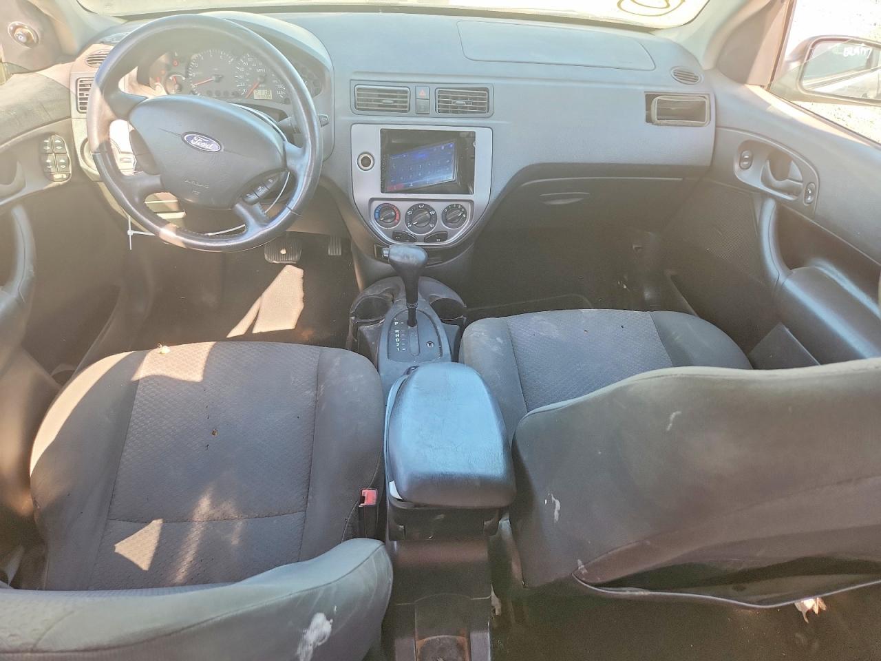 2005 Ford Focus Zx5 Серебряный vin: 3FAFP37N75R141878
