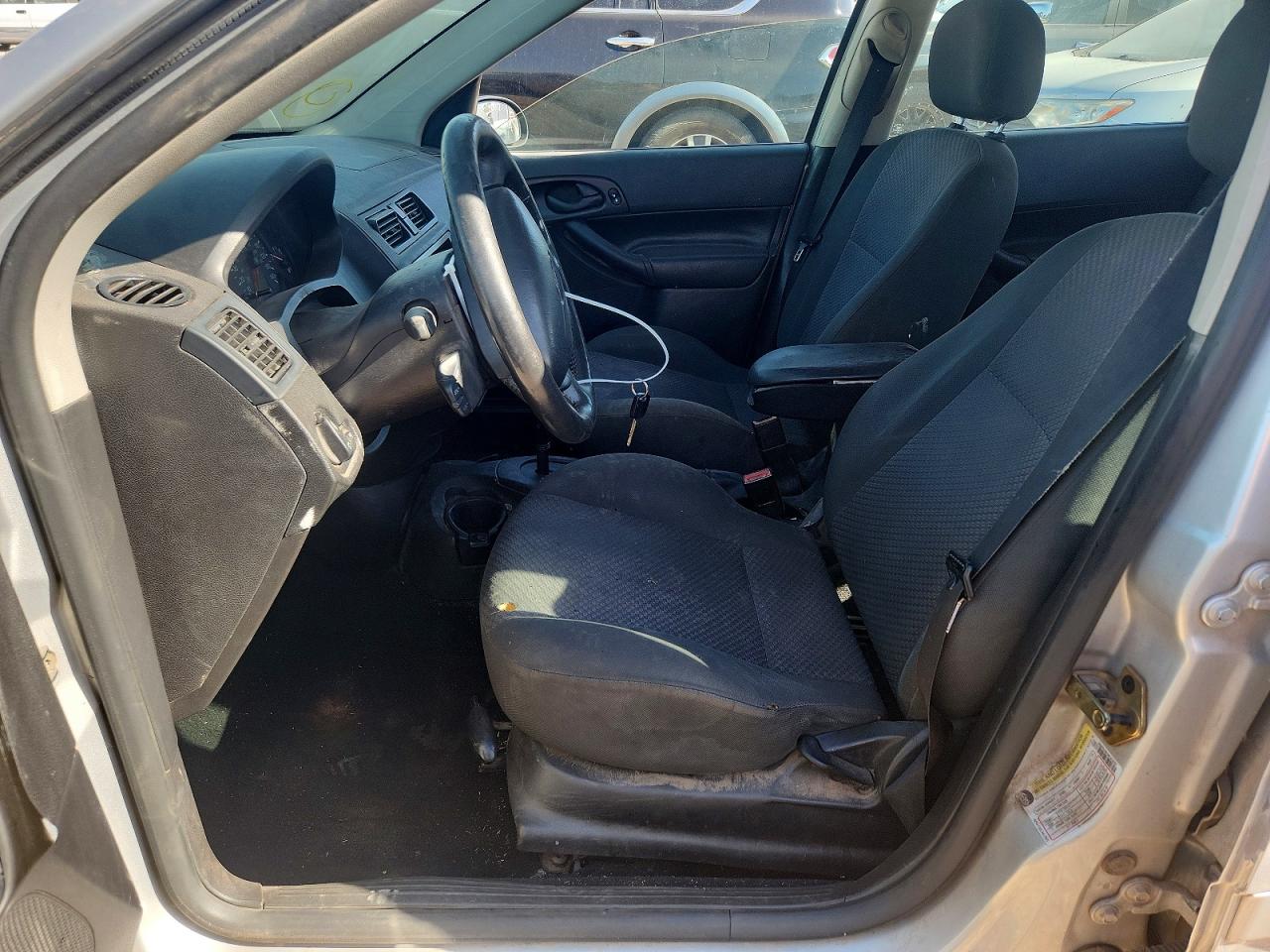 2005 Ford Focus Zx5 Серебряный vin: 3FAFP37N75R141878
