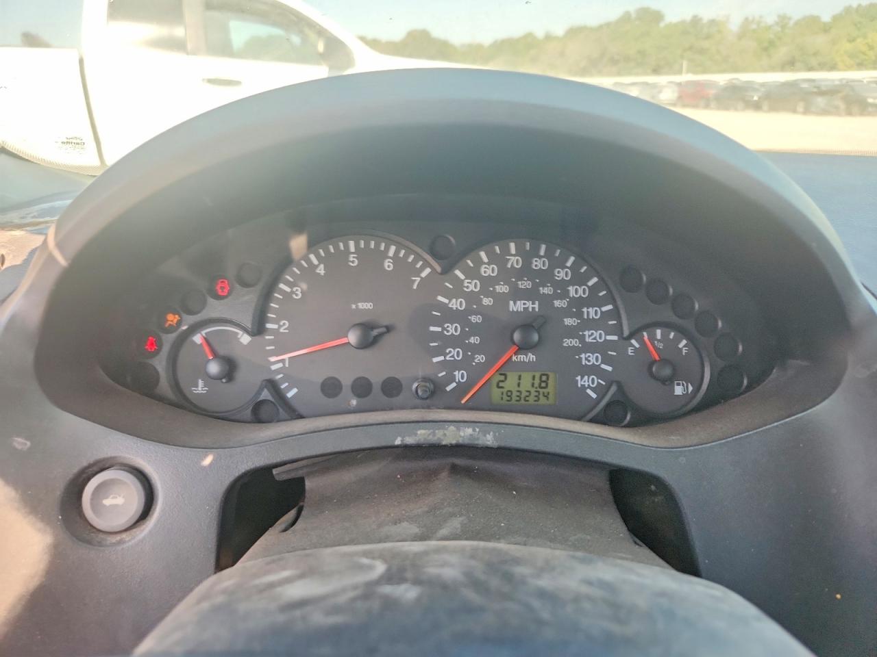 2005 Ford Focus Zx5 Серебряный vin: 3FAFP37N75R141878