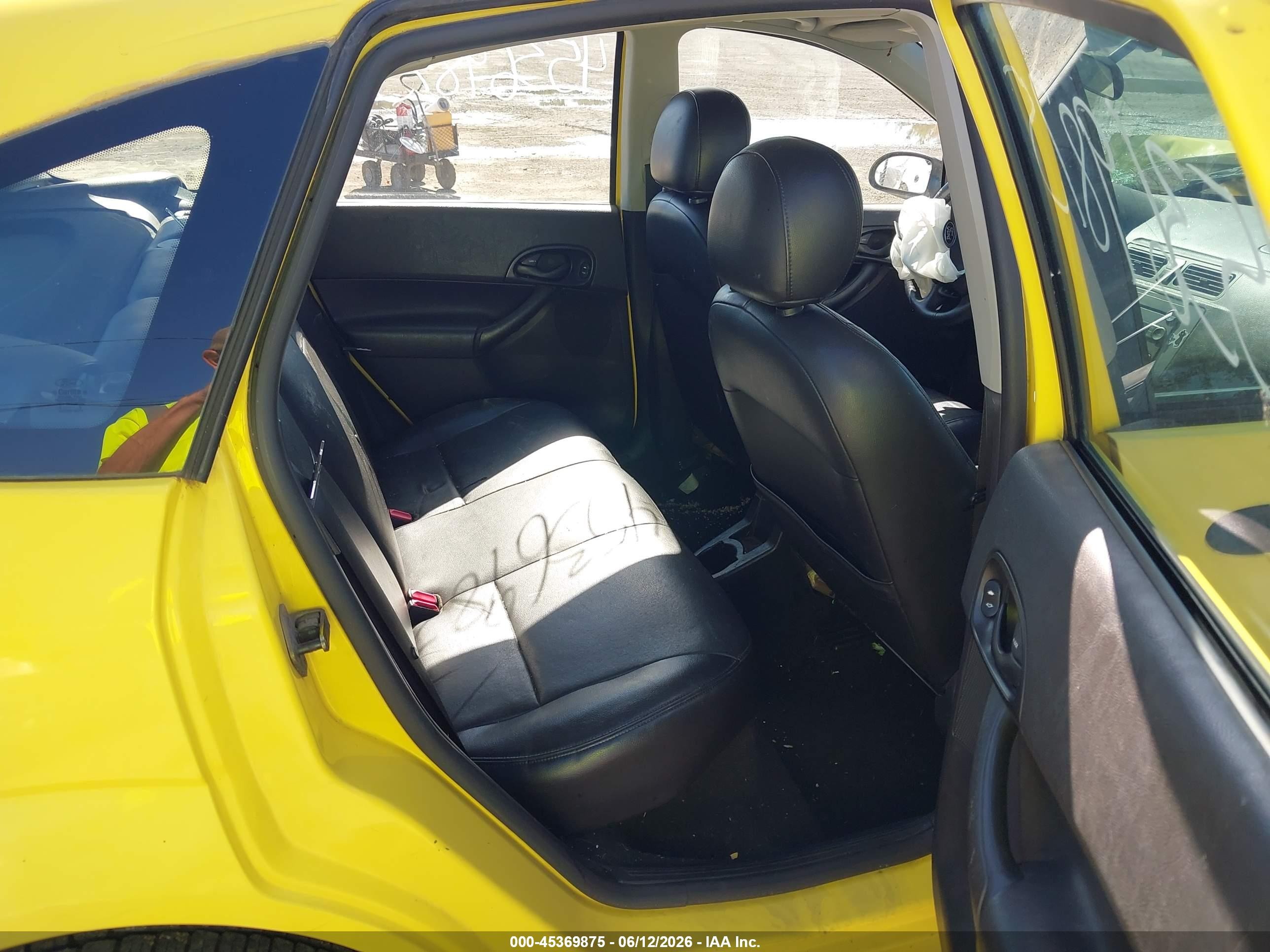 2005 Ford Focus Zx5 Yellow vin: 3FAFP37N85R109649