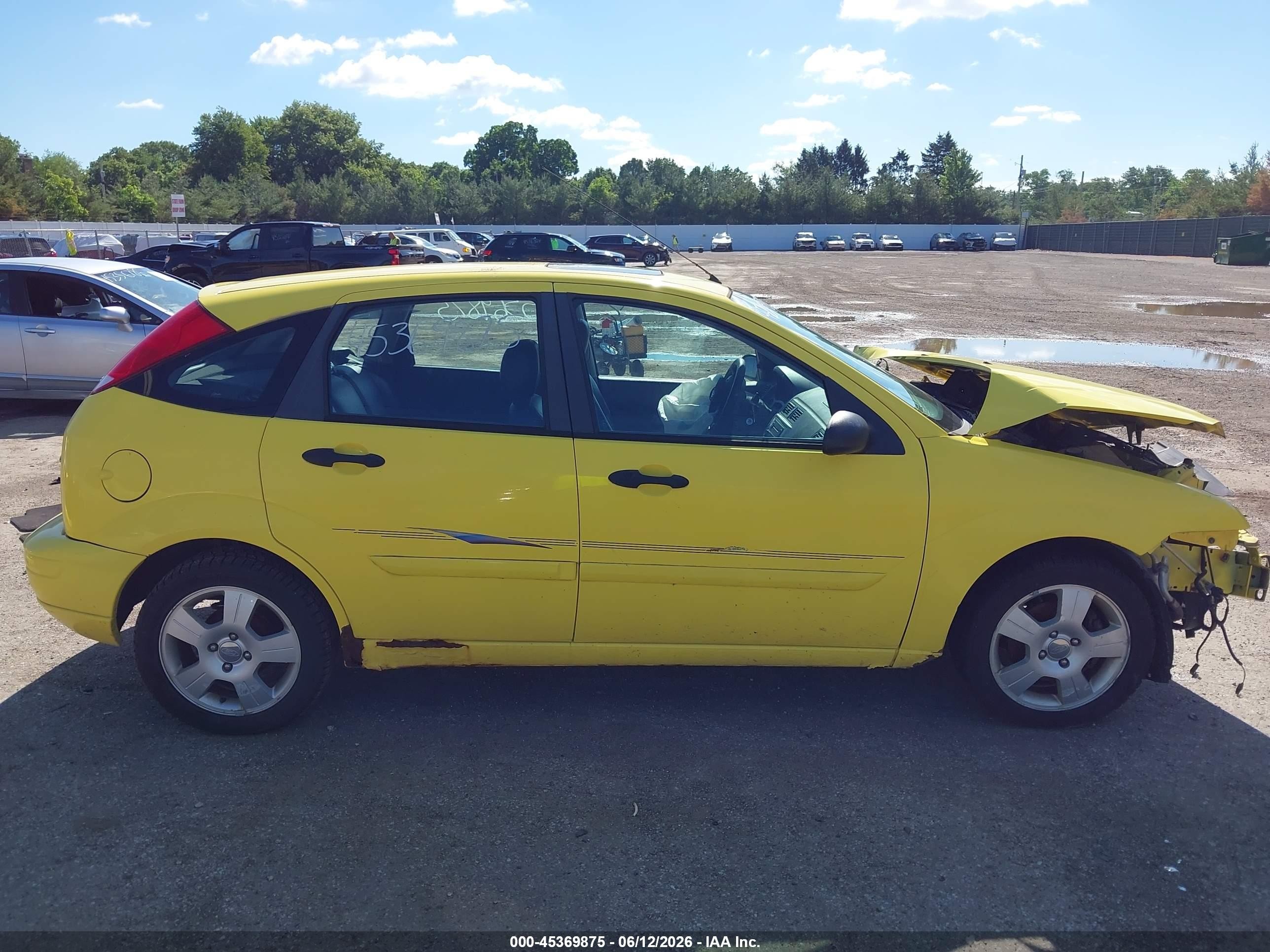 2005 Ford Focus Zx5 Yellow vin: 3FAFP37N85R109649