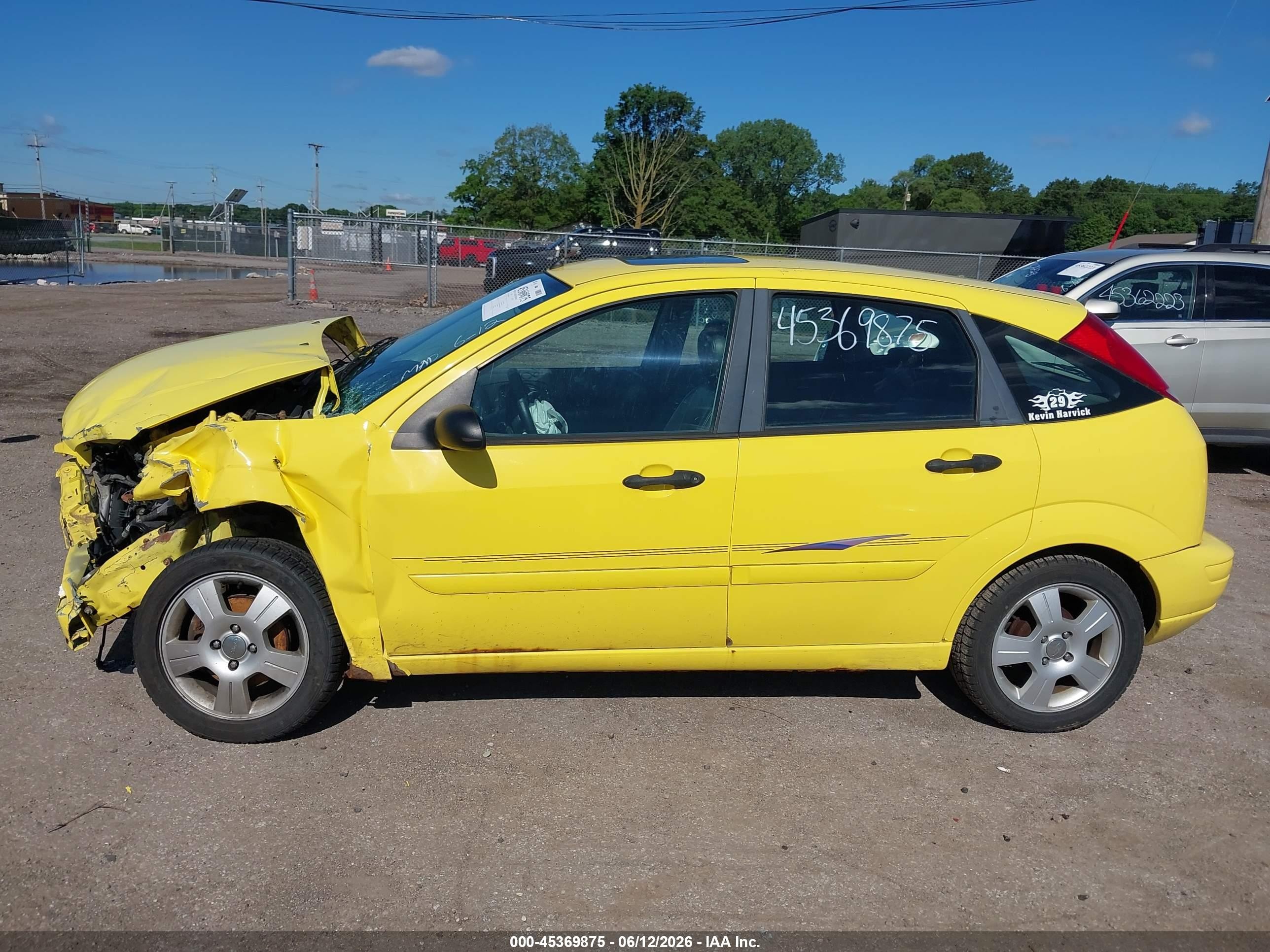 2005 Ford Focus Zx5 Yellow vin: 3FAFP37N85R109649