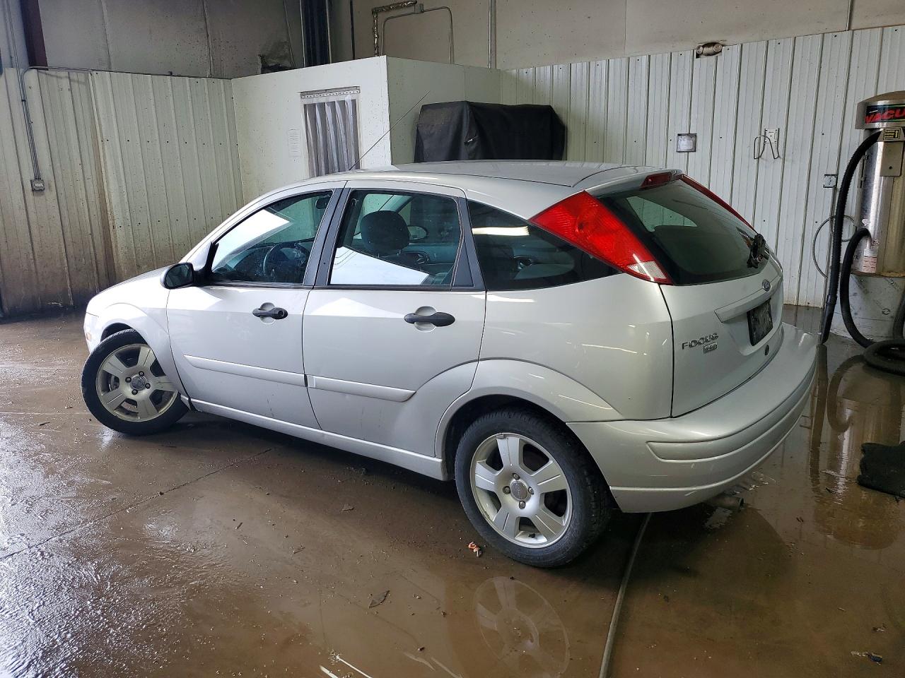 2005 Ford Focus Zx5 Silver vin: 3FAFP37N85R110073