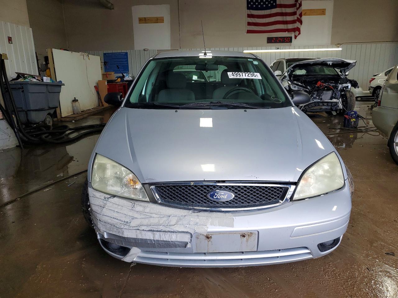 2005 Ford Focus Zx5 Silver vin: 3FAFP37N85R110073