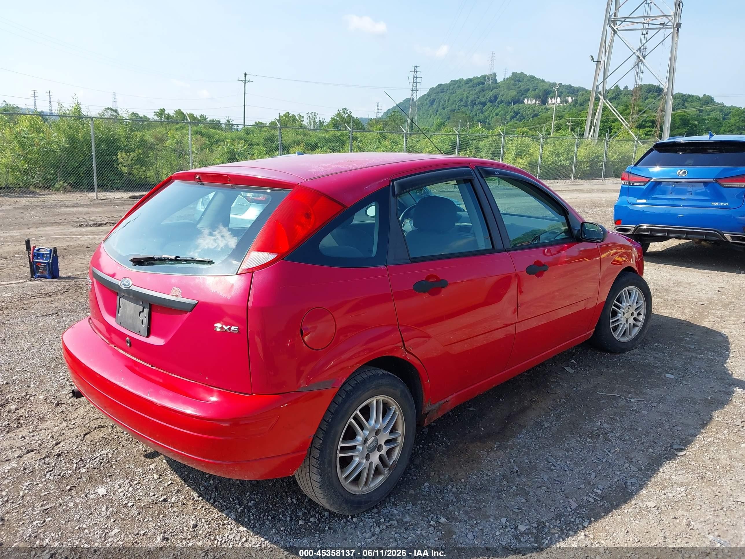 2005 Ford Focus Zx5 Red vin: 3FAFP37N85R114382