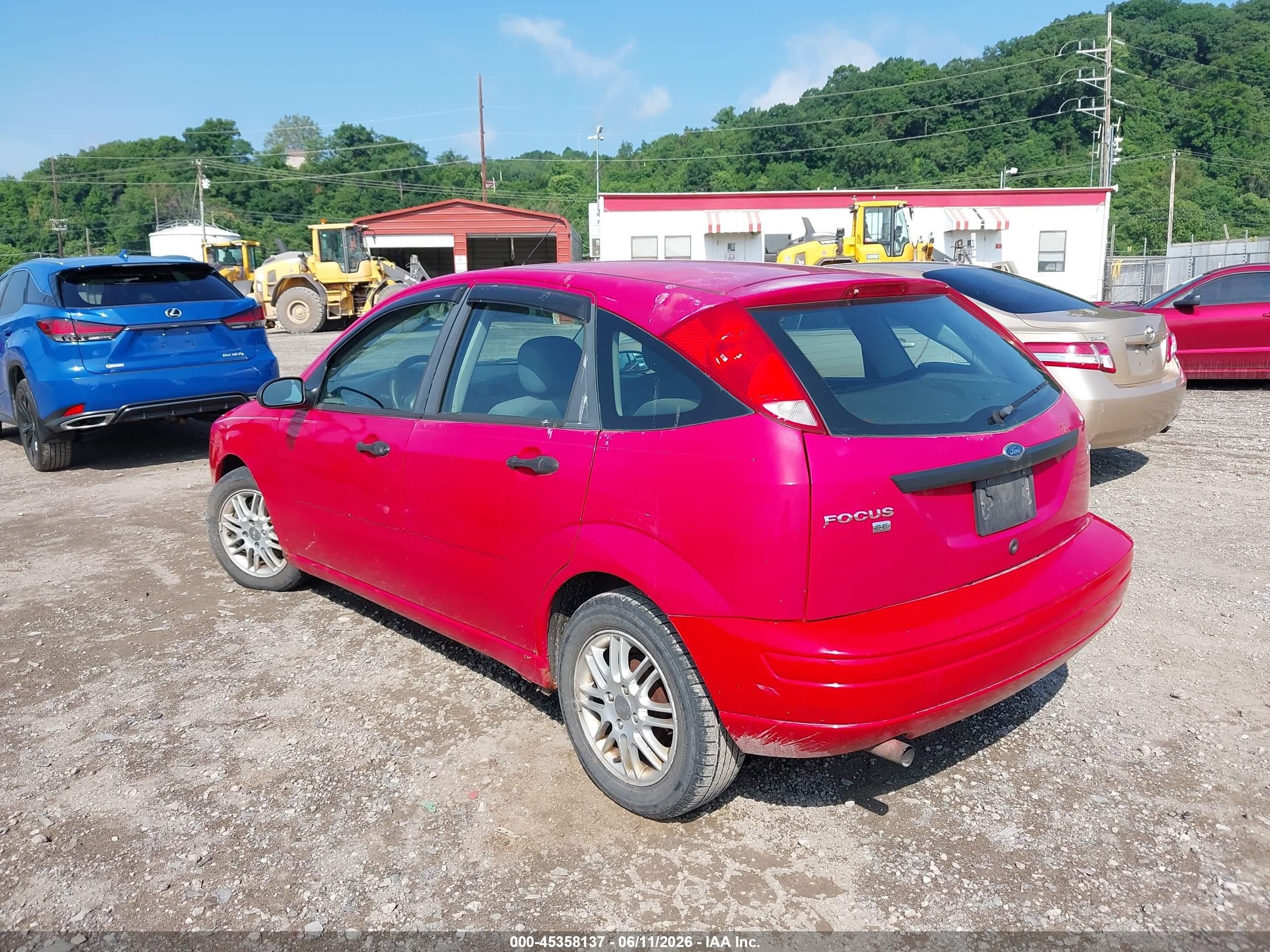 2005 Ford Focus Zx5 Red vin: 3FAFP37N85R114382