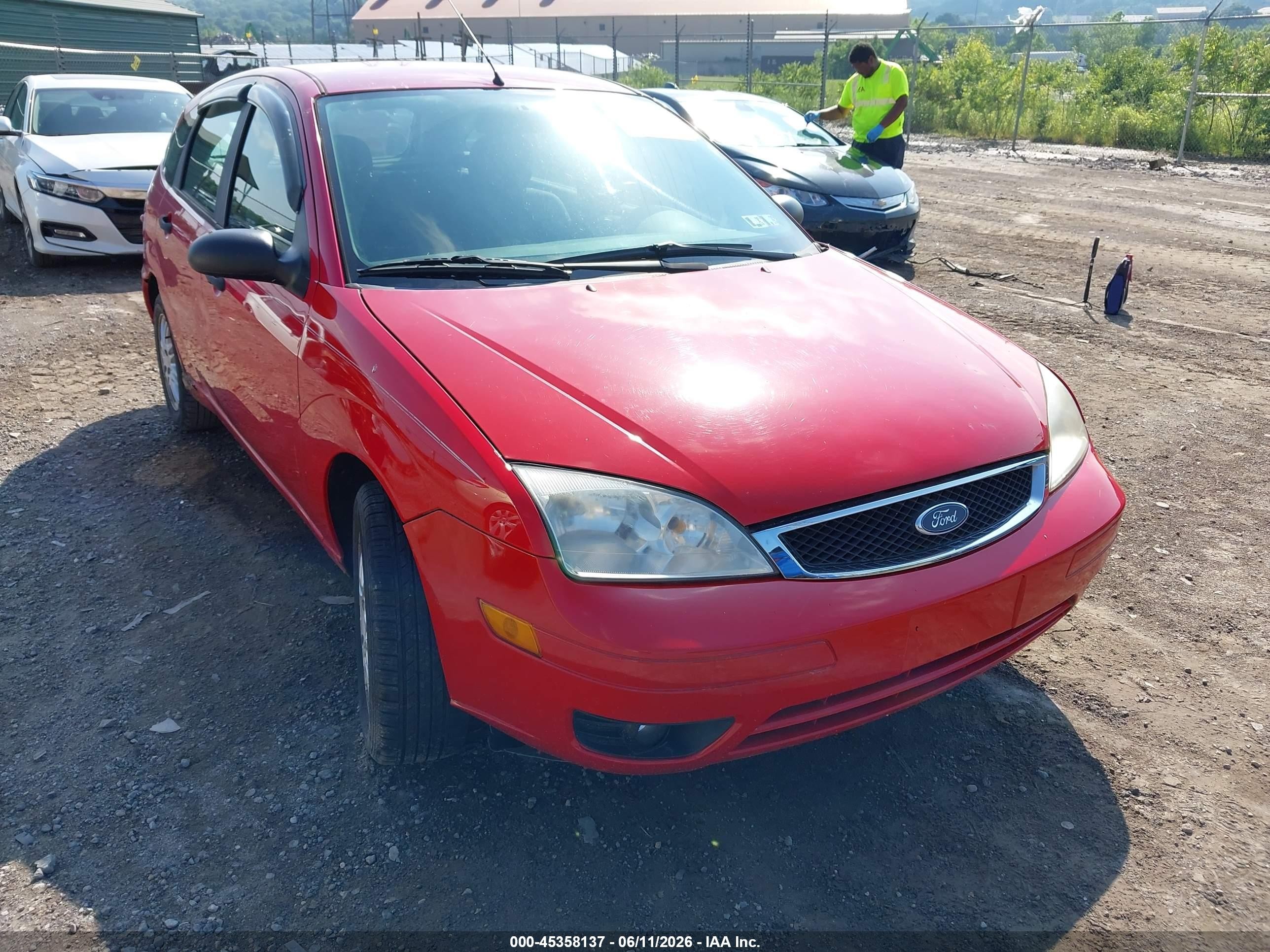 2005 Ford Focus Zx5 Red vin: 3FAFP37N85R114382