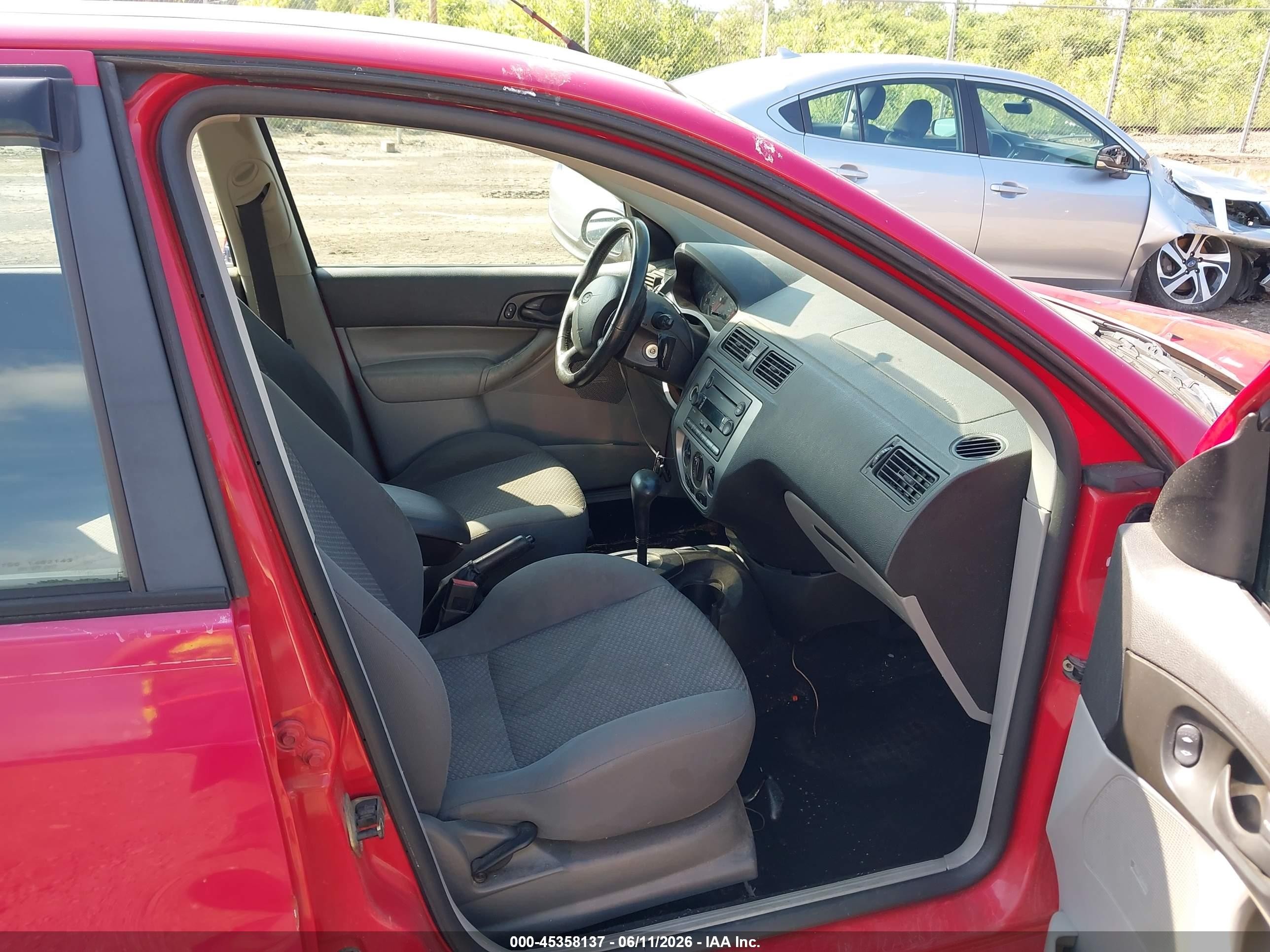 2005 Ford Focus Zx5 Red vin: 3FAFP37N85R114382