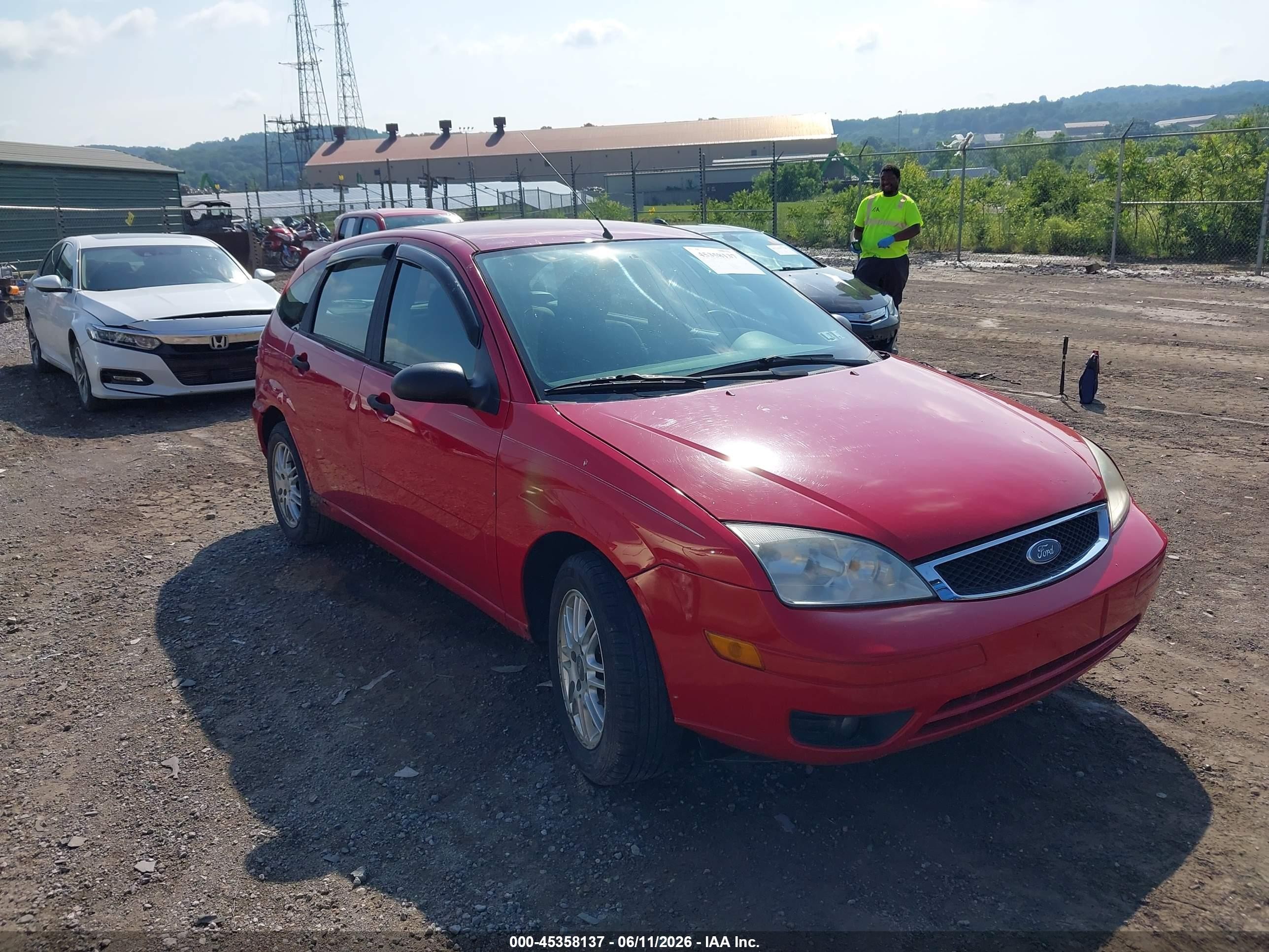 2005 Ford Focus Zx5 Red vin: 3FAFP37N85R114382