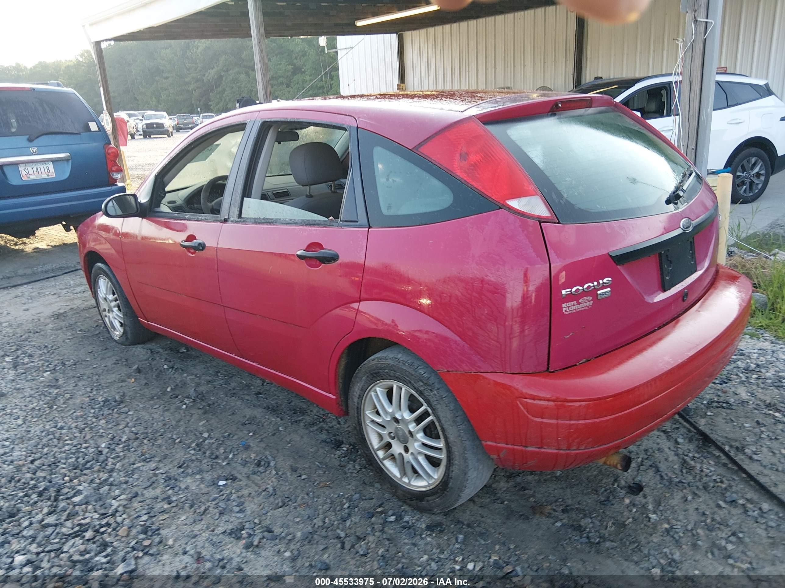 2005 Ford Focus Zx5 Red vin: 3FAFP37N95R105044