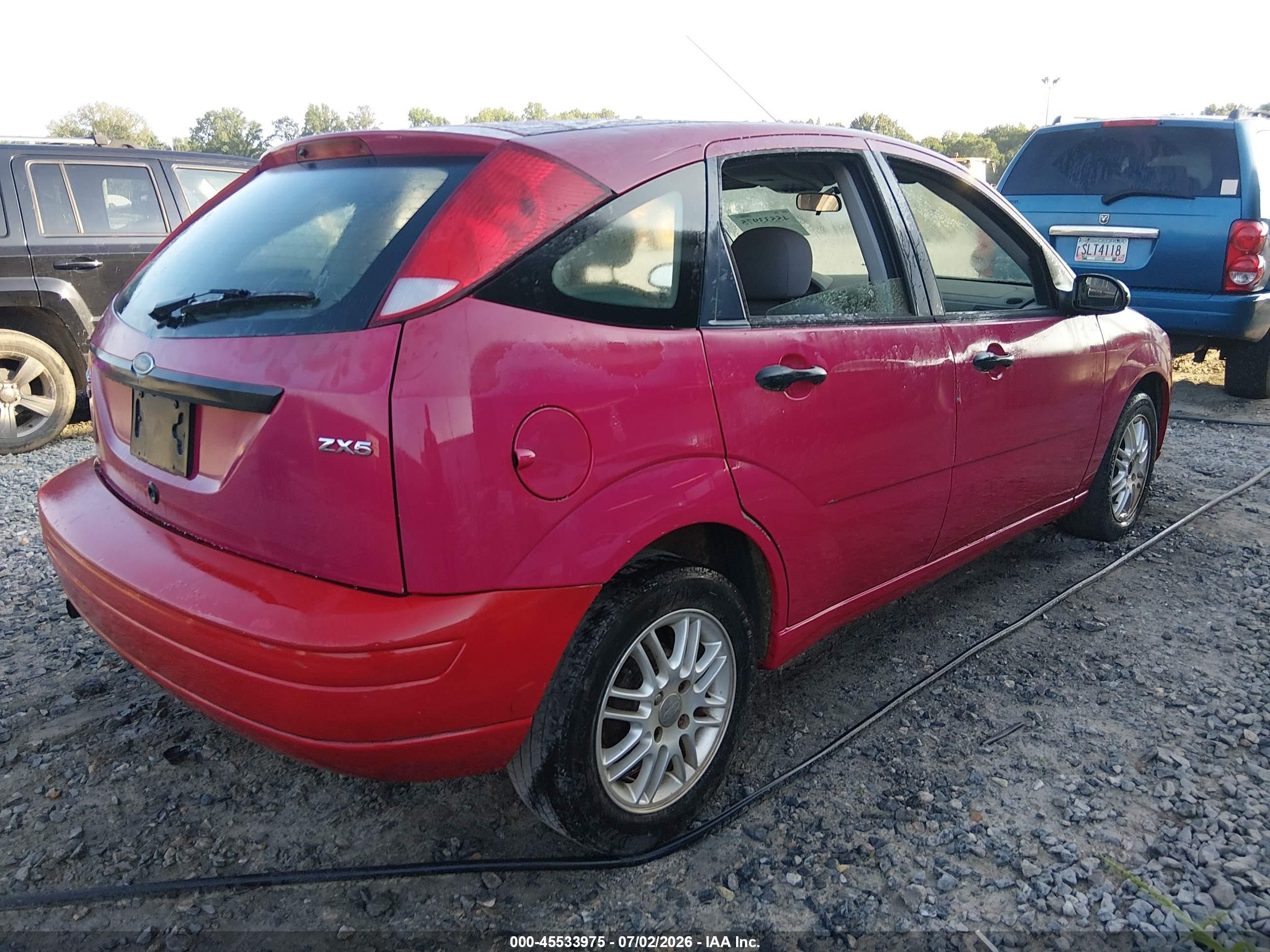 2005 Ford Focus Zx5 Red vin: 3FAFP37N95R105044