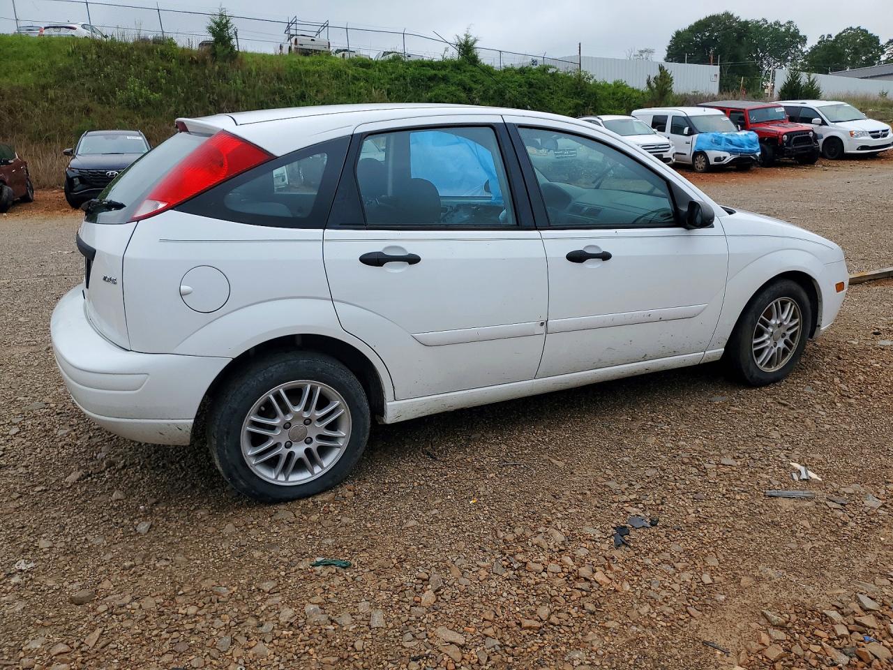 2005 Ford Focus Zx5 White vin: 3FAFP37N95R141526