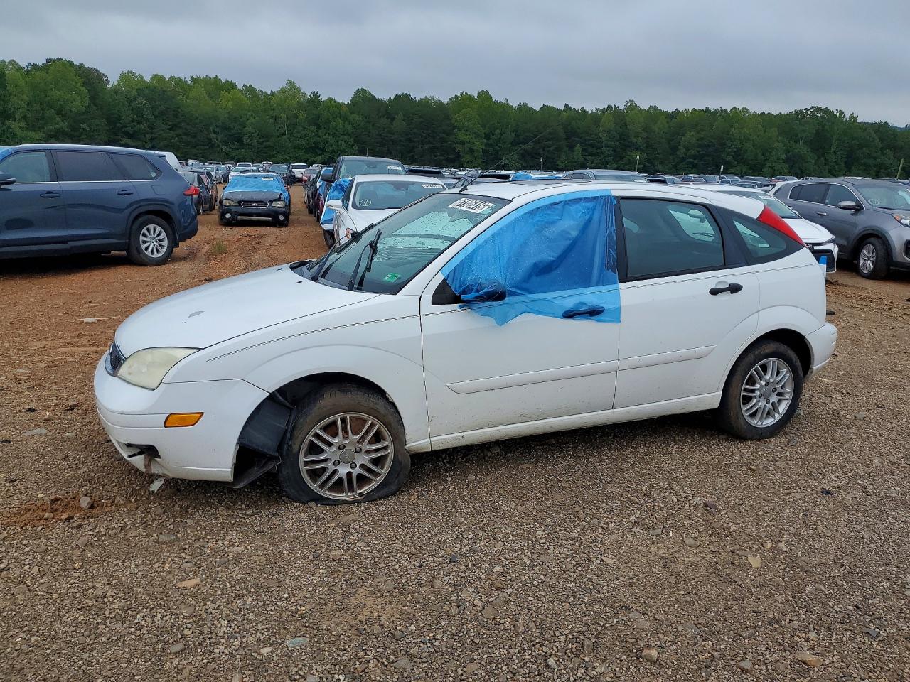 2005 Ford Focus Zx5 White vin: 3FAFP37N95R141526