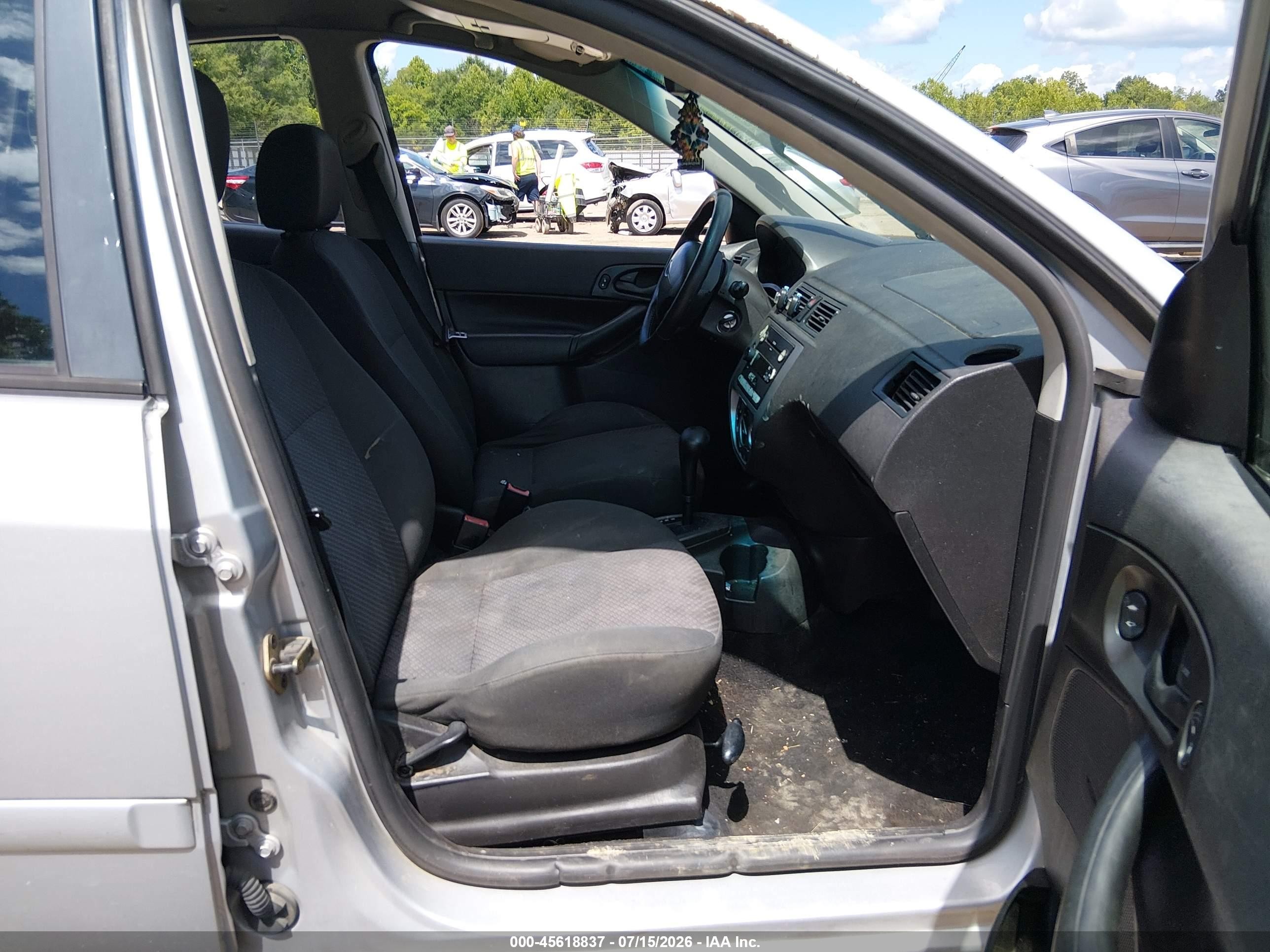 2005 Ford Focus Zx5 Silver vin: 3FAFP37N95R152414