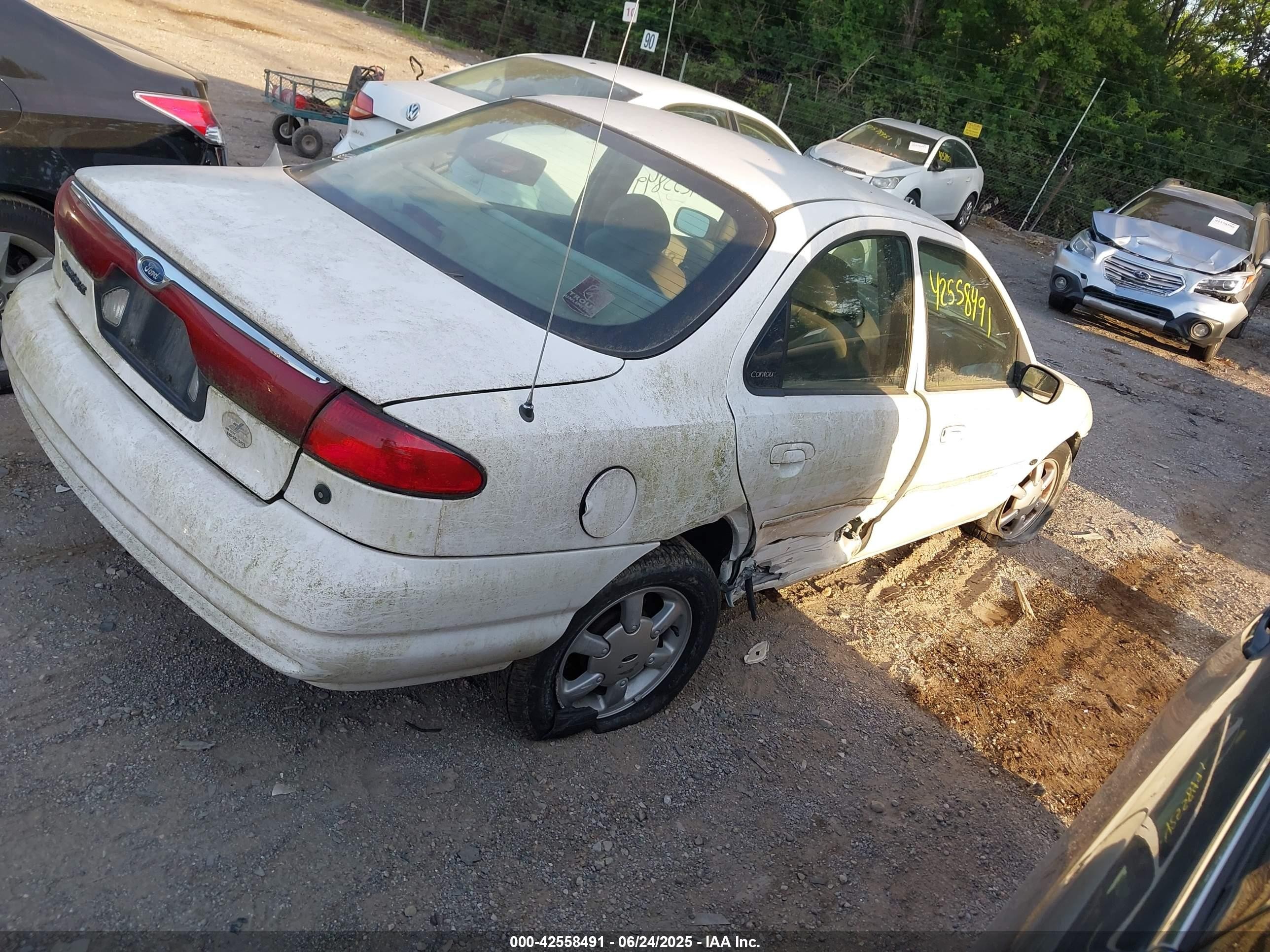2000 Ford Contour Se Fleet White vin: 3FAFP663XYM118808