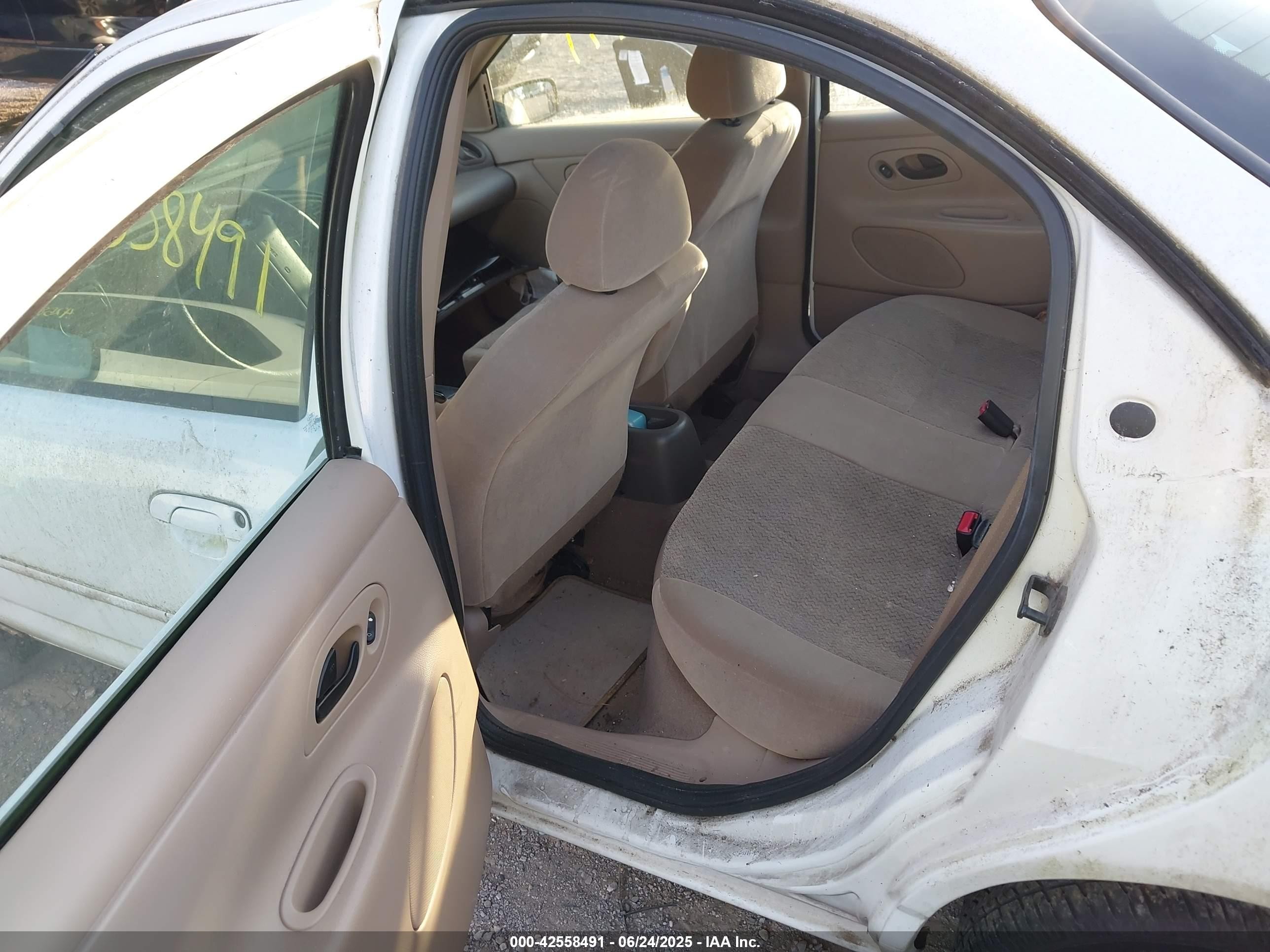 2000 Ford Contour Se Fleet White vin: 3FAFP663XYM118808