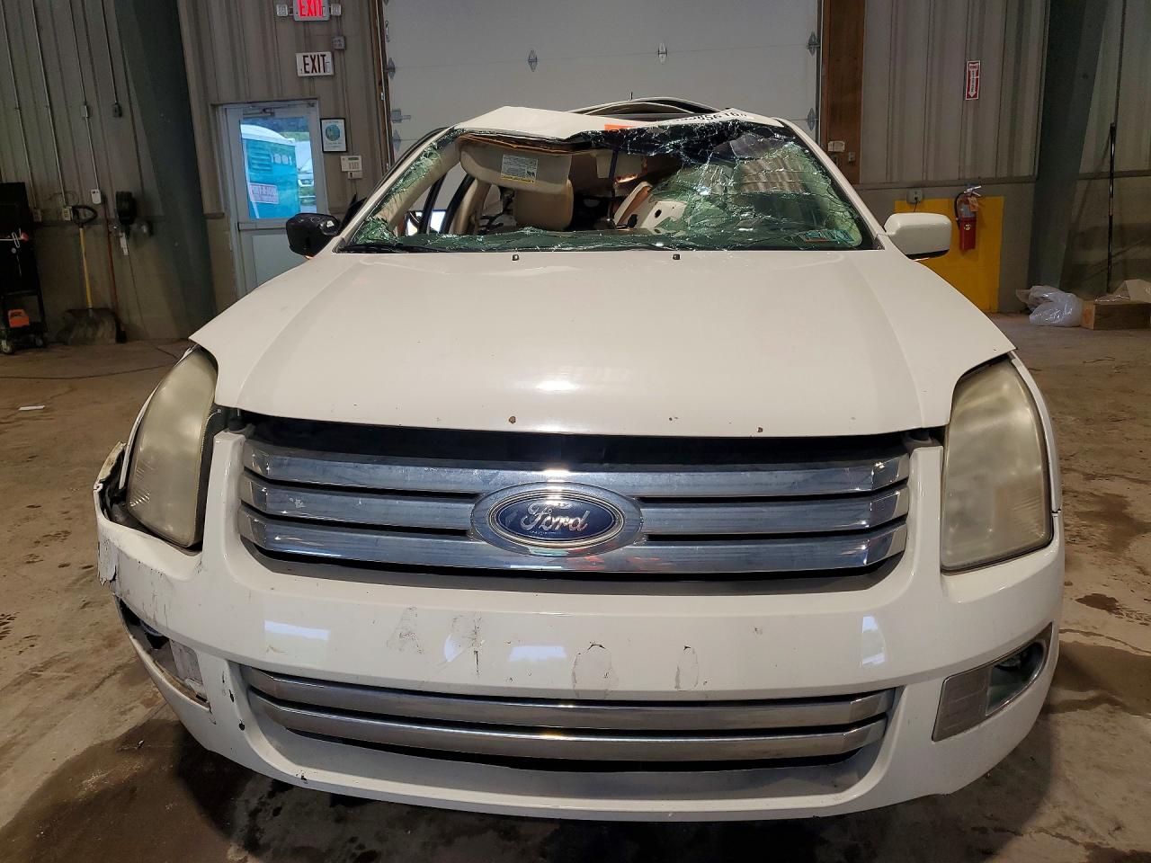 2009 Ford Fusion White vin: 3FAHP02149R176976