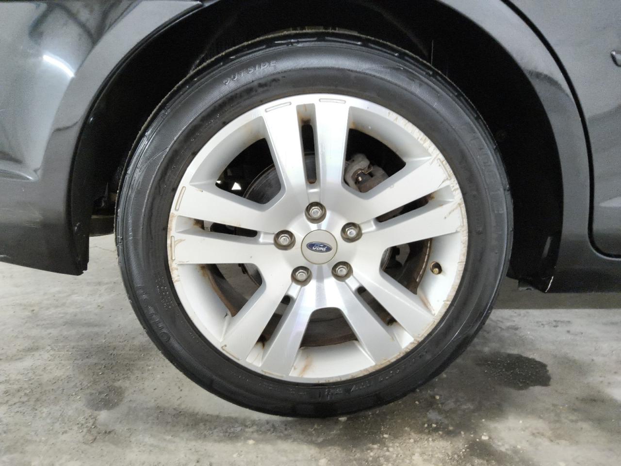 2009 Ford Fusion Sel Black vin: 3FAHP02169R146930 Damage: Right Rear Wheel, Curb Rash, > 12 Inches