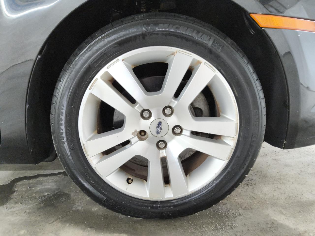 2009 Ford Fusion Sel Black vin: 3FAHP02169R146930 Damage: Right Front Wheel, Chipped, 4