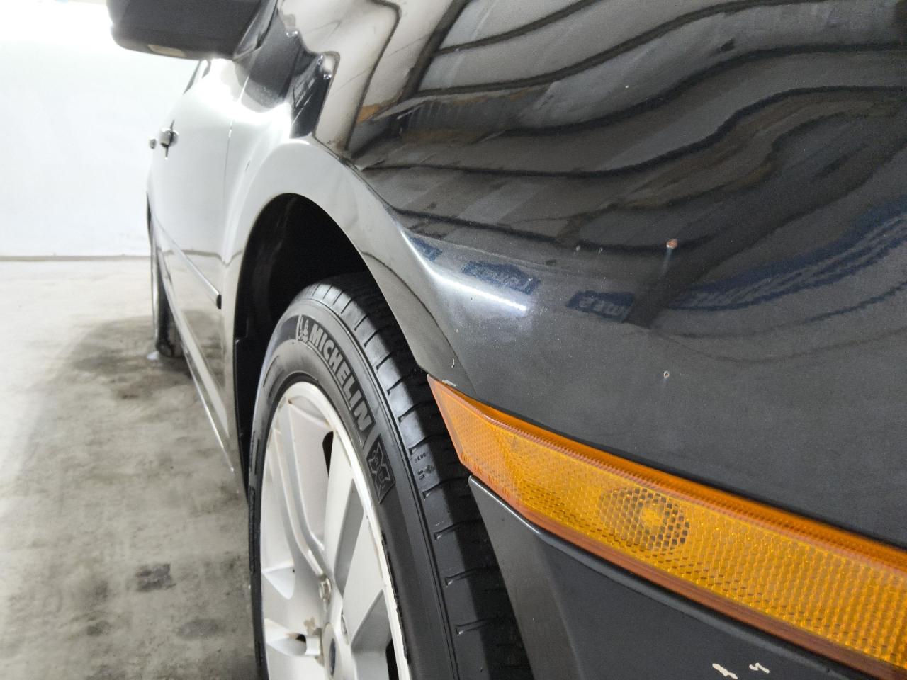 2009 Ford Fusion Sel Black vin: 3FAHP02169R146930 Damage: Right Front Fender, Chipped, 4