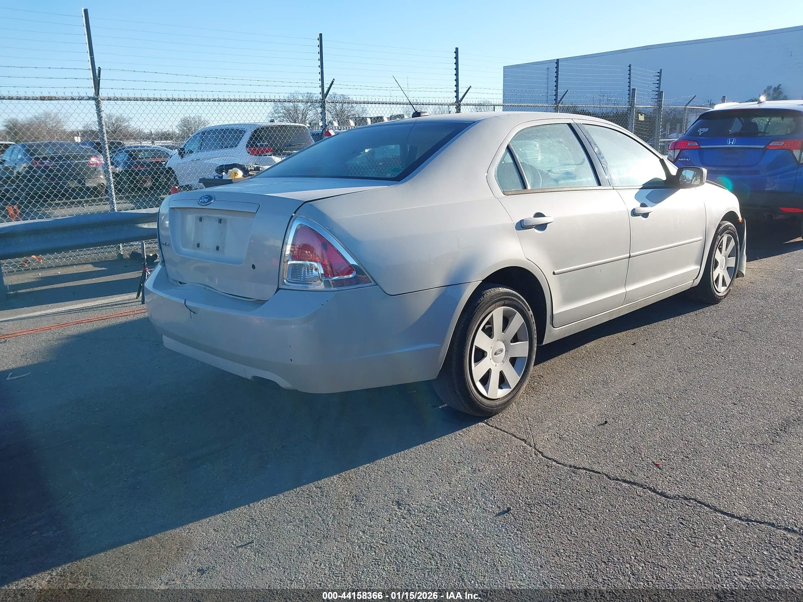 2008 Ford Fusion S Золотой vin: 3FAHP06Z08R175435