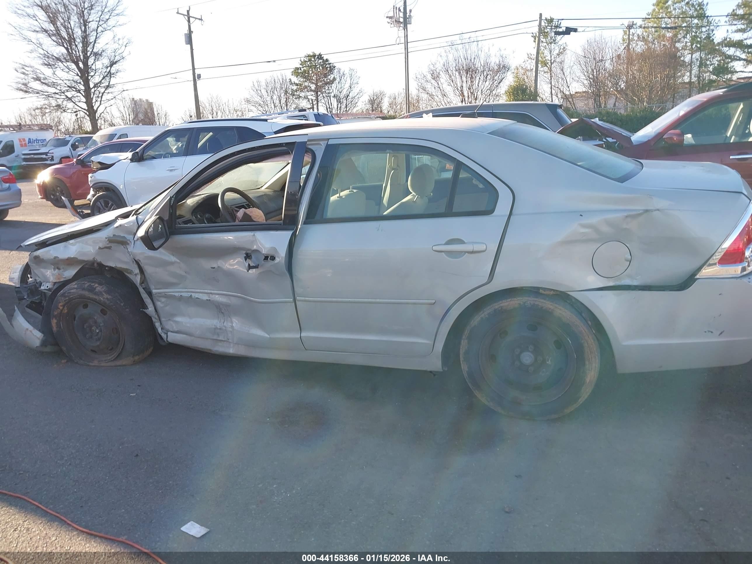 2008 Ford Fusion S Золотой vin: 3FAHP06Z08R175435