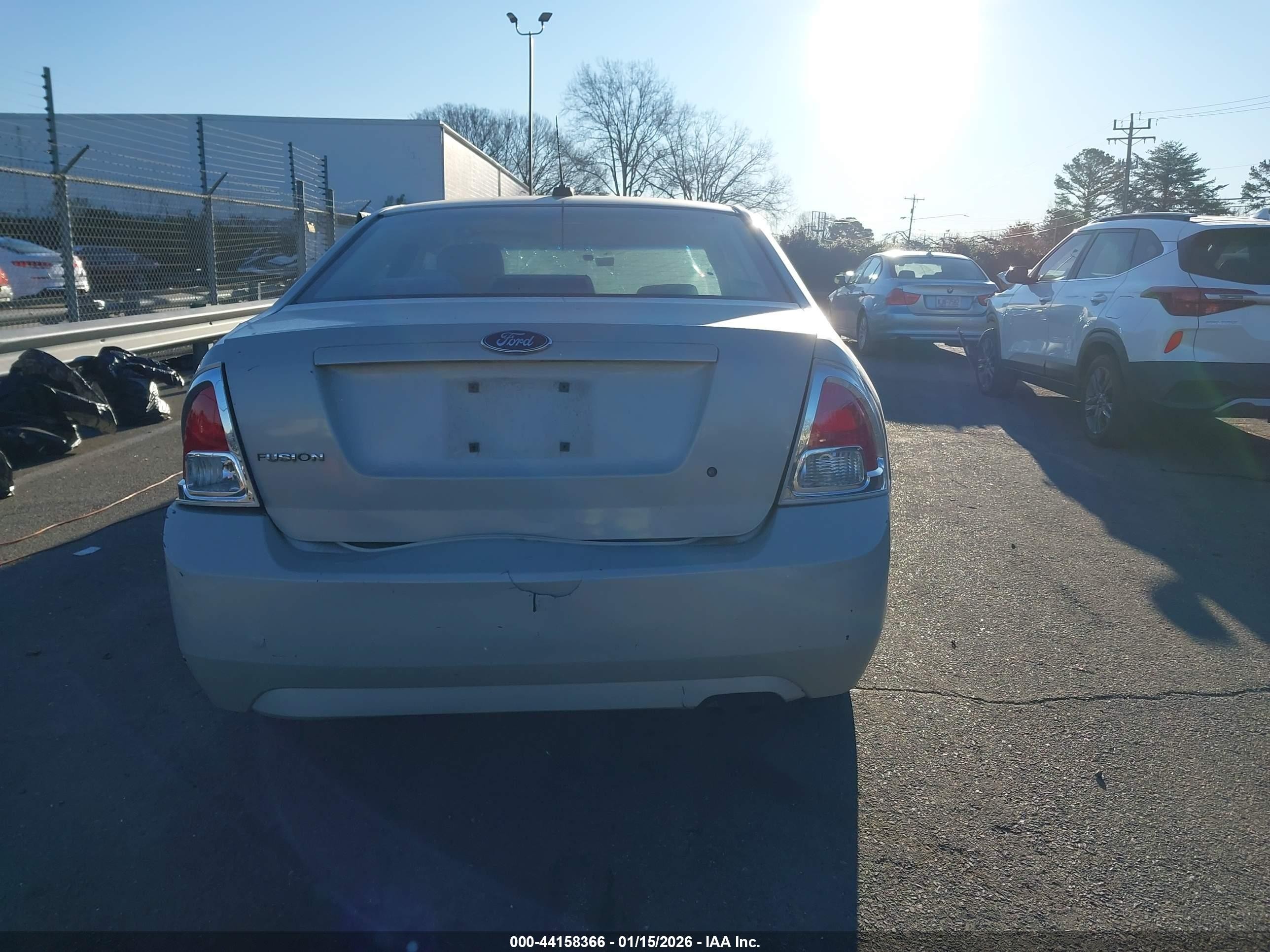 2008 Ford Fusion S Золотой vin: 3FAHP06Z08R175435
