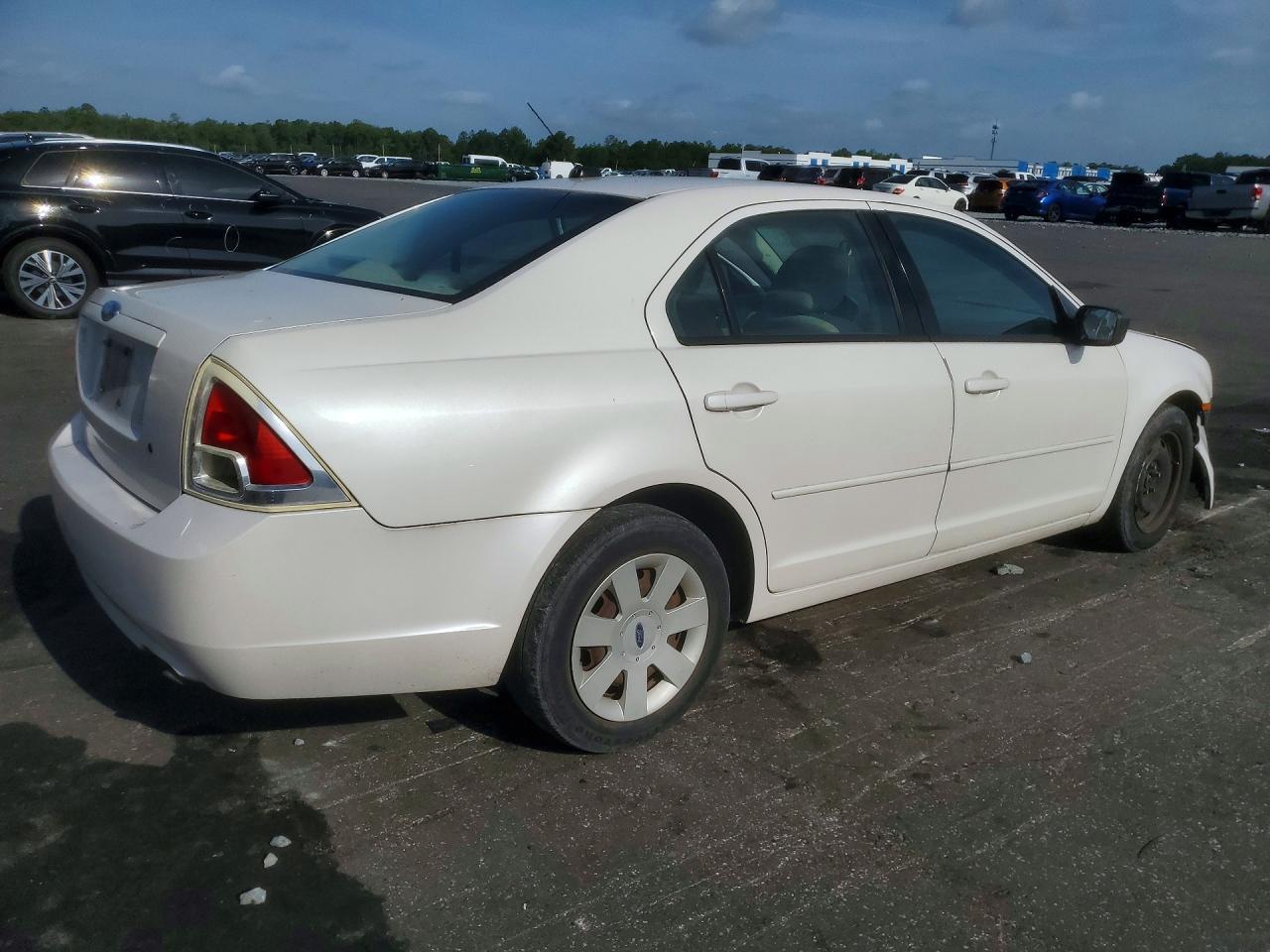 2009 Ford Fusion S White vin: 3FAHP06Z39R153625