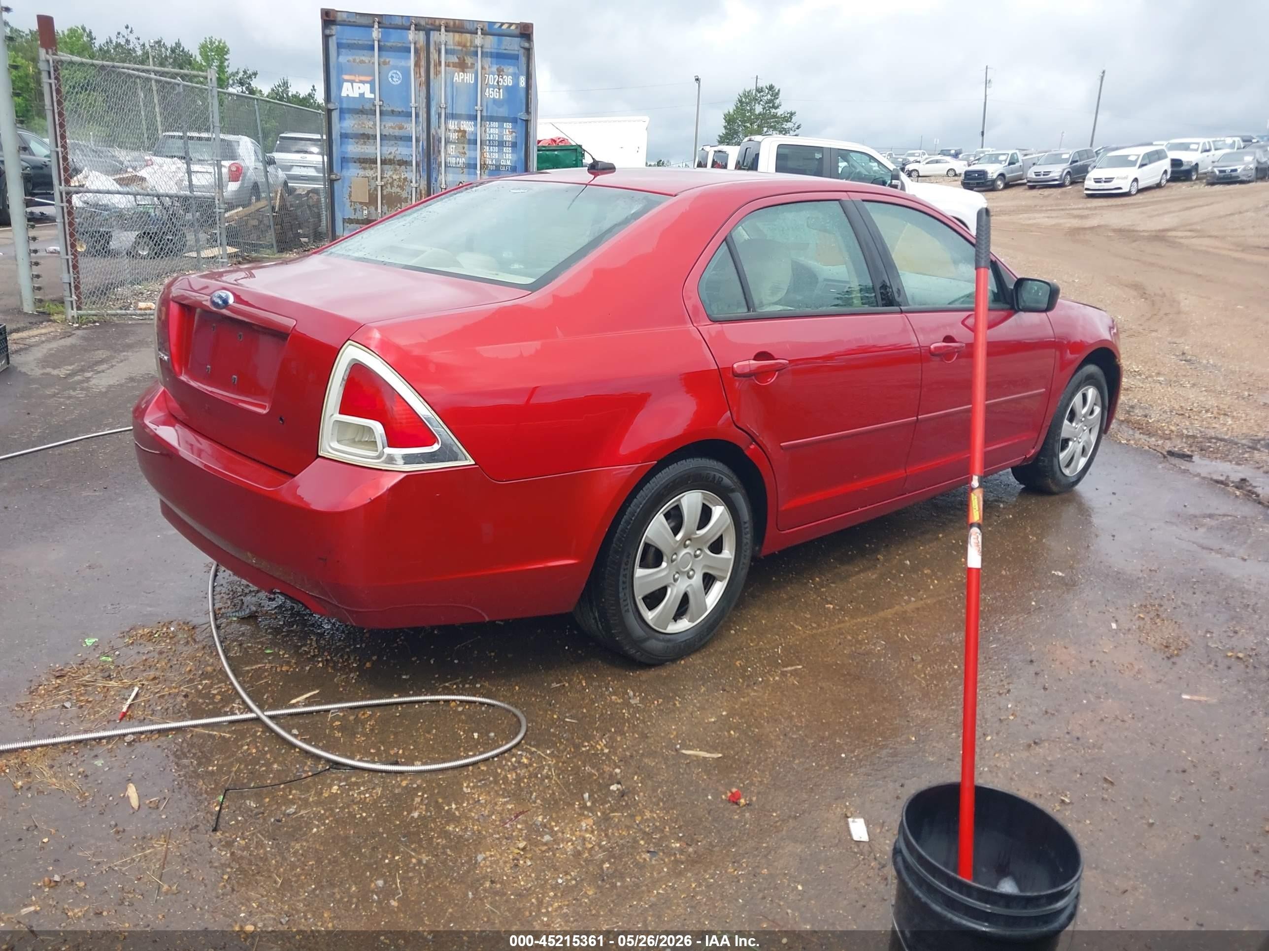2009 Ford Fusion S Red vin: 3FAHP06Z39R212608