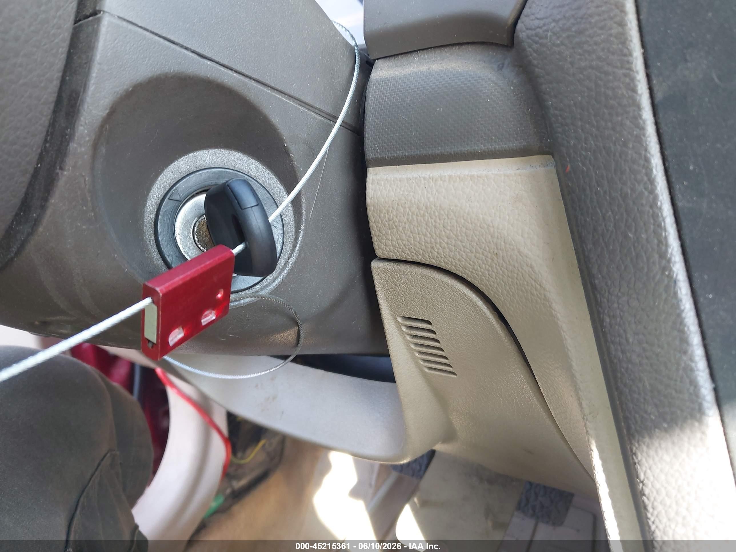 2009 Ford Fusion S Red vin: 3FAHP06Z39R212608