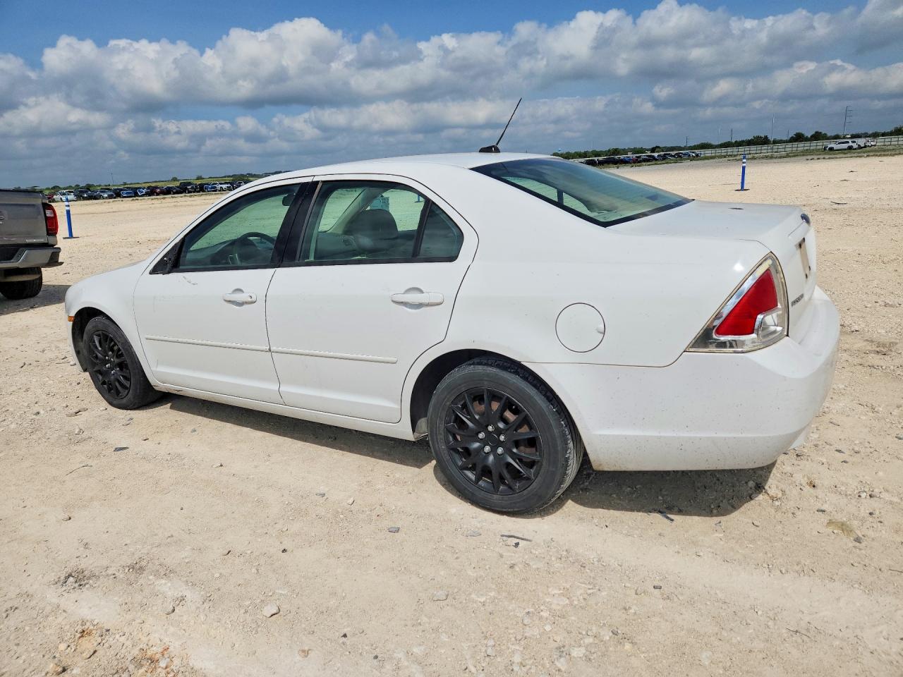 2007 Ford Fusion S White vin: 3FAHP06Z57R234882