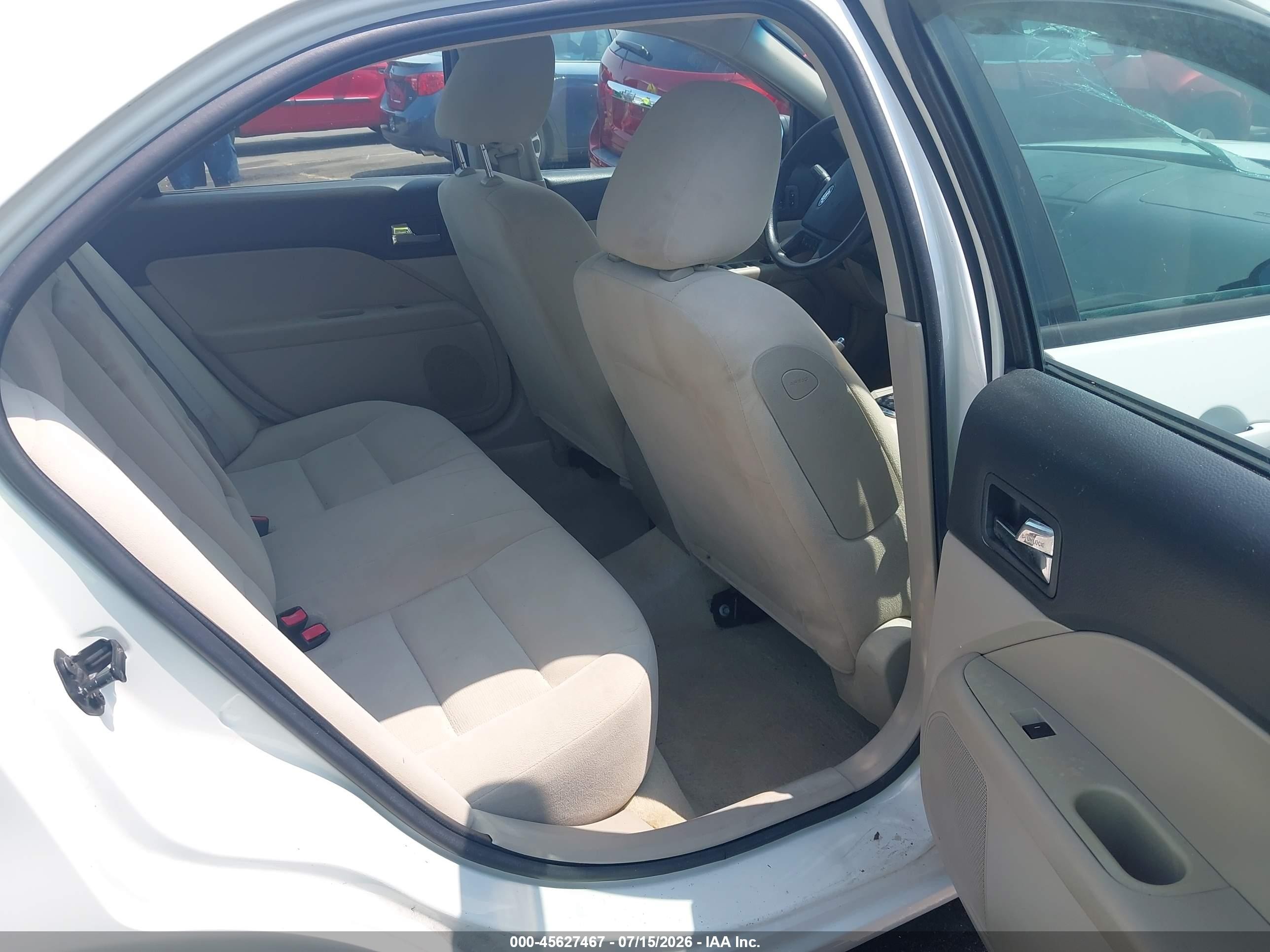 2009 Ford Fusion S White vin: 3FAHP06Z79R130168