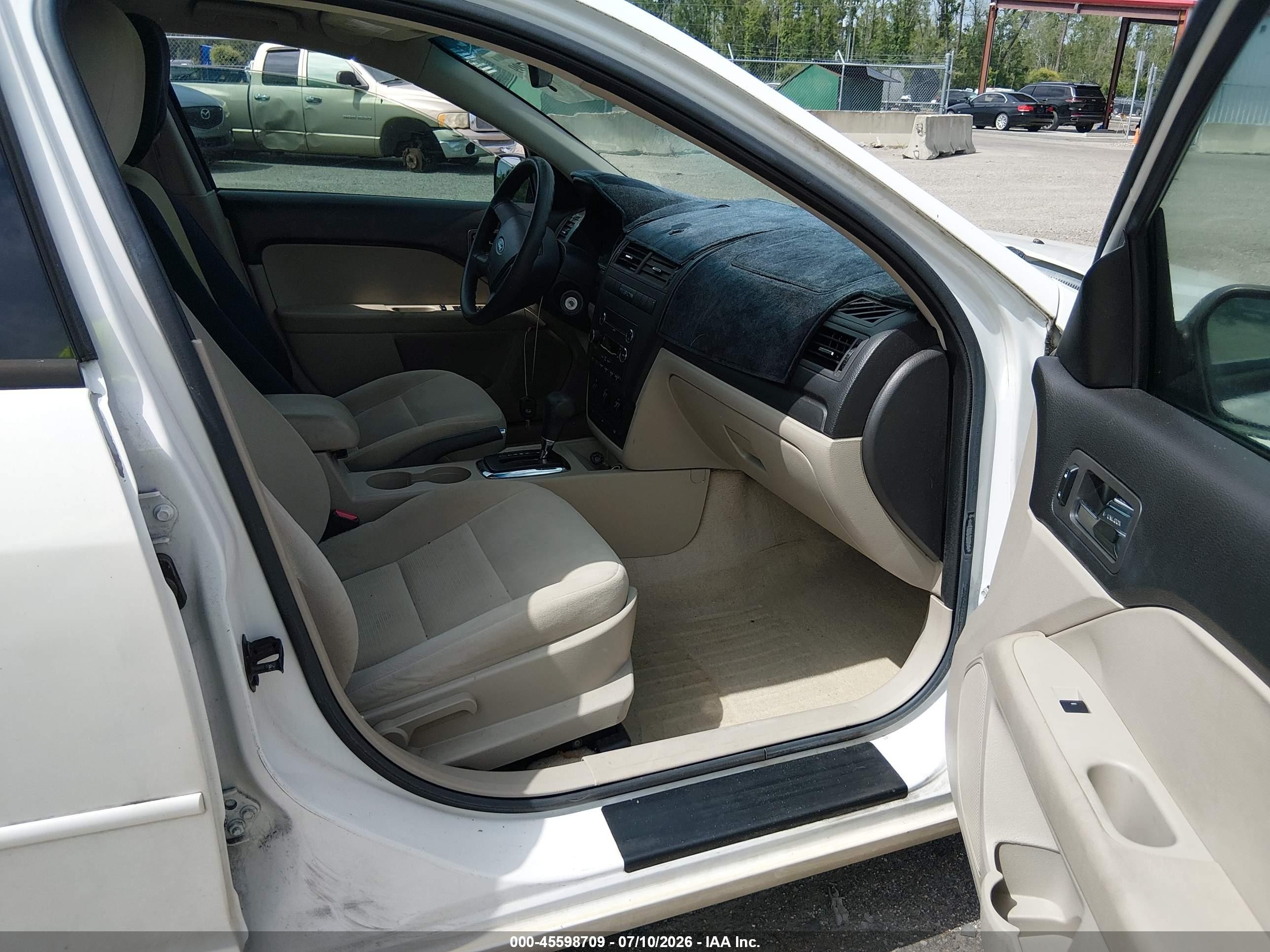 2009 Ford Fusion S White vin: 3FAHP06Z79R148962
