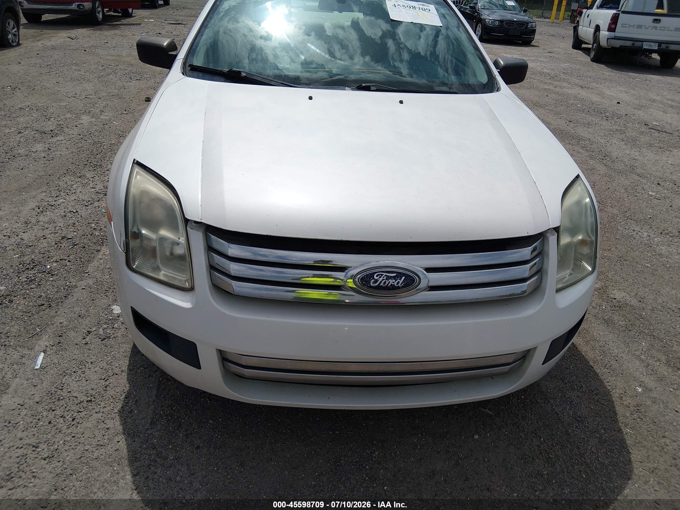 2009 Ford Fusion S White vin: 3FAHP06Z79R148962