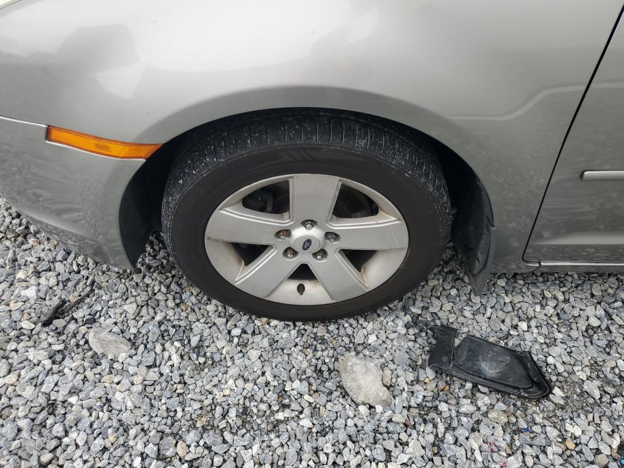 2008 Ford Fusion Se Silver vin: 3FAHP07178R267019 Damage: Left Front Wheel, Curb Rash, 1 To 2 Inches