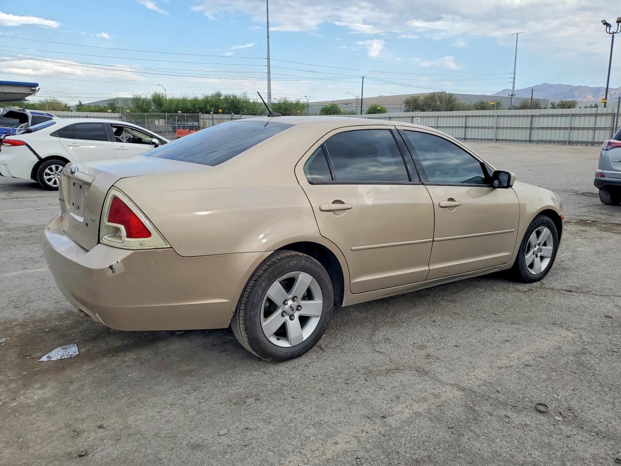 2007 Ford Fusion Se Желто-коричневый vin: 3FAHP07Z17R190037