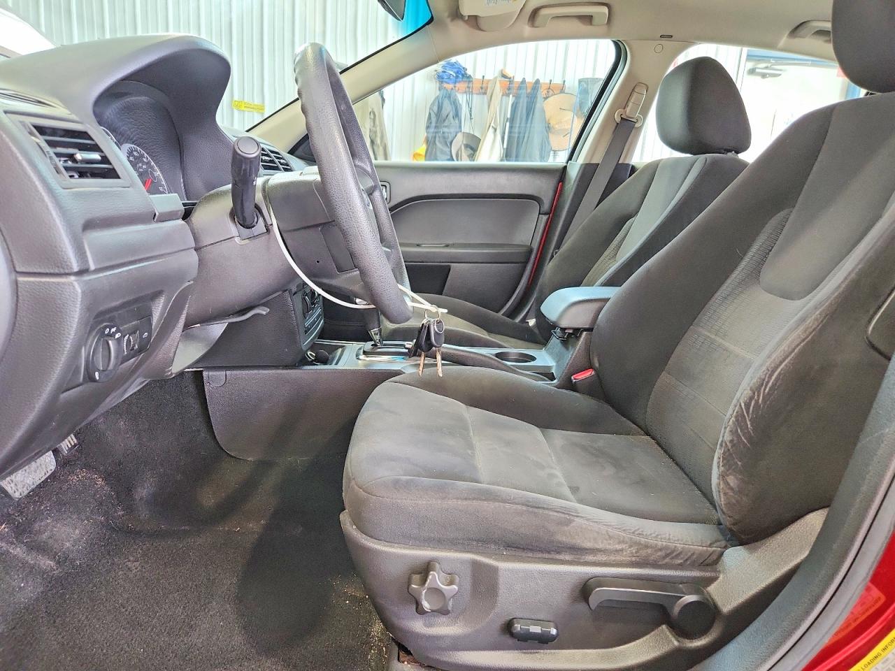2009 Ford Fusion Se Red vin: 3FAHP07Z49R102410
