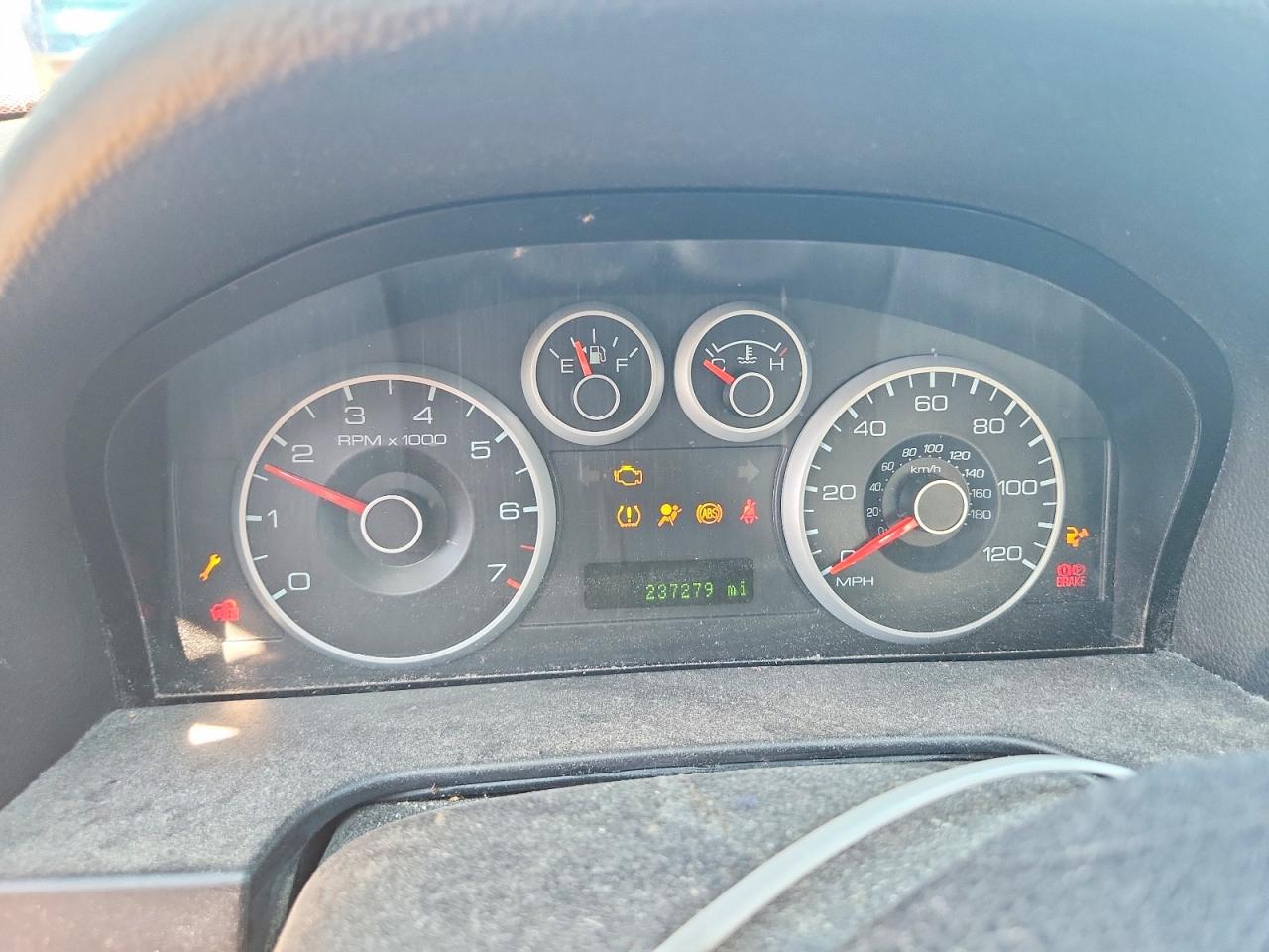 2008 Ford Fusion Se Red vin: 3FAHP07Z58R190298