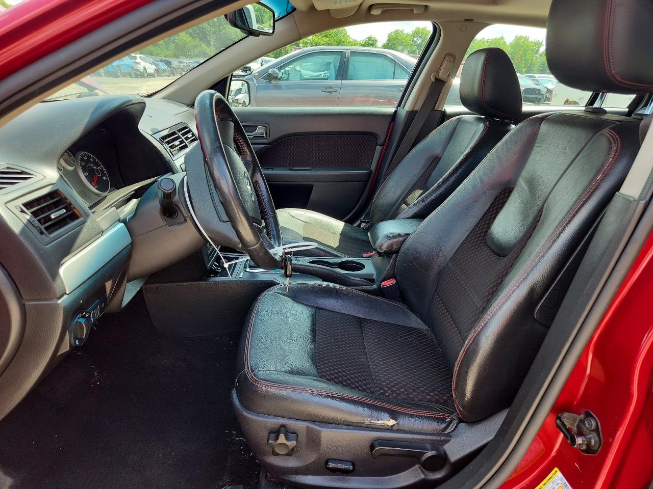 2009 Ford Fusion Se Red vin: 3FAHP07Z69R117510