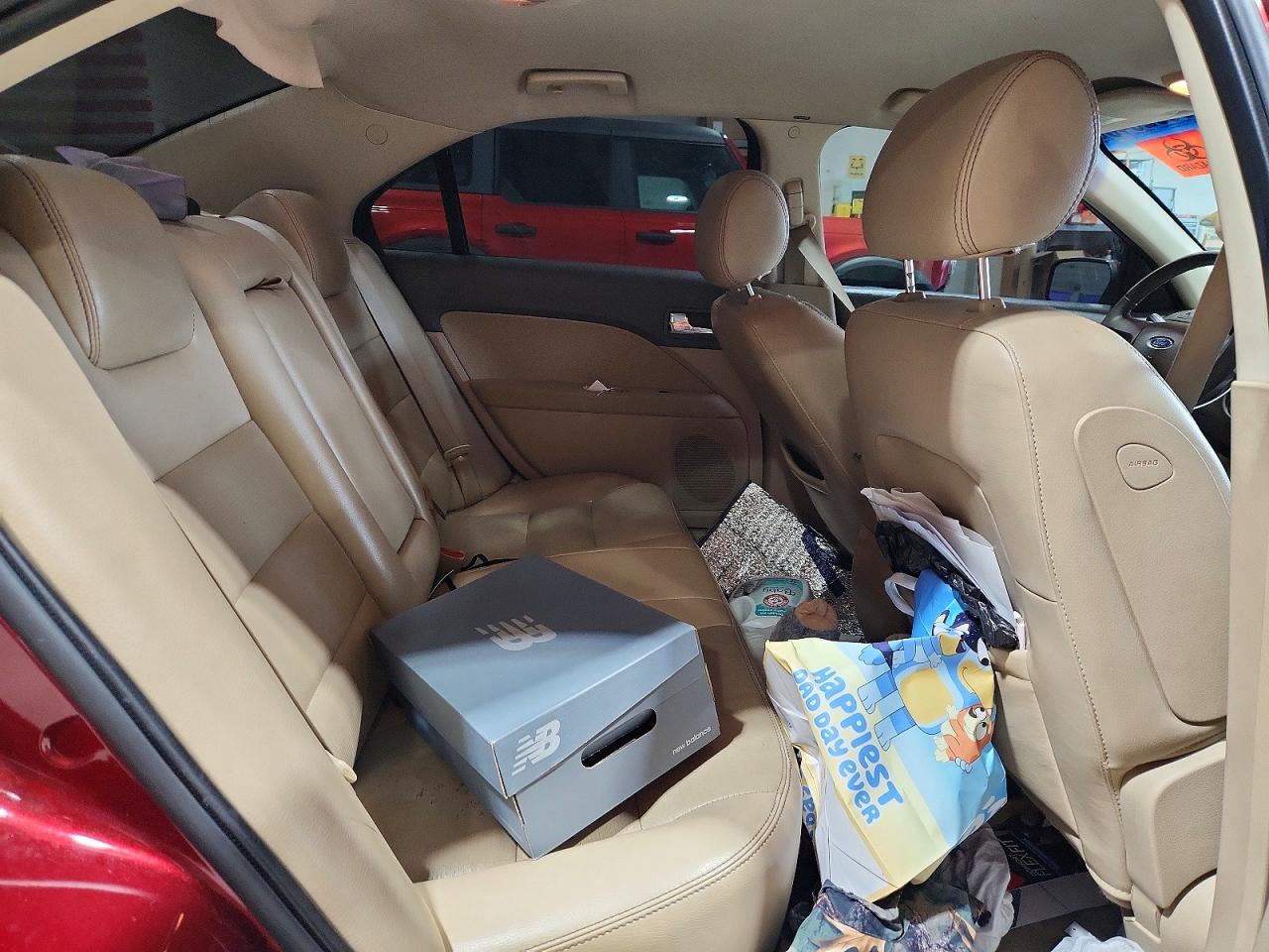 2007 Ford Fusion Burgundy vin: 3FAHP08137R220261