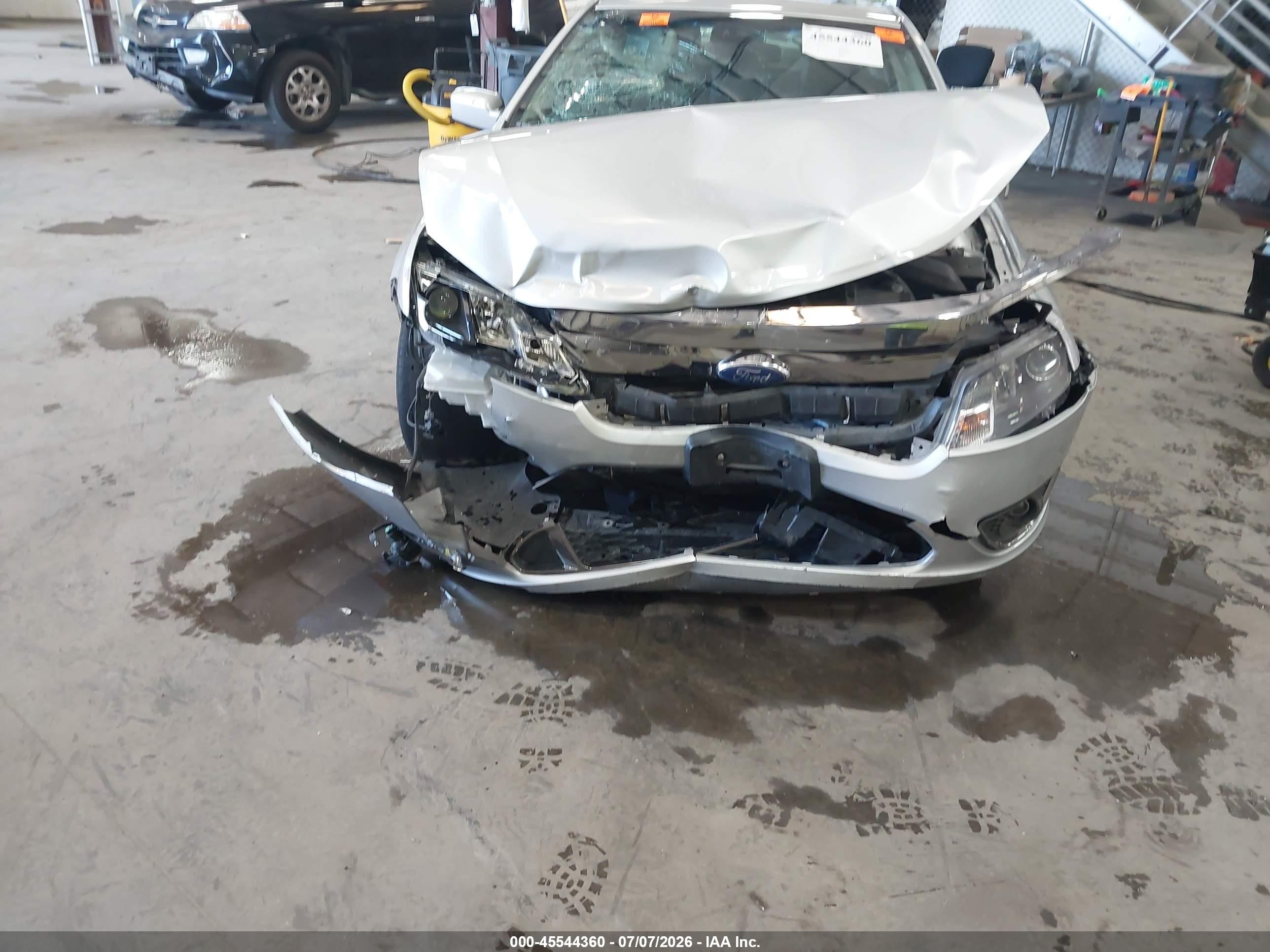 2011 Ford Fusion Sport Silver vin: 3FAHP0DC8BR261386