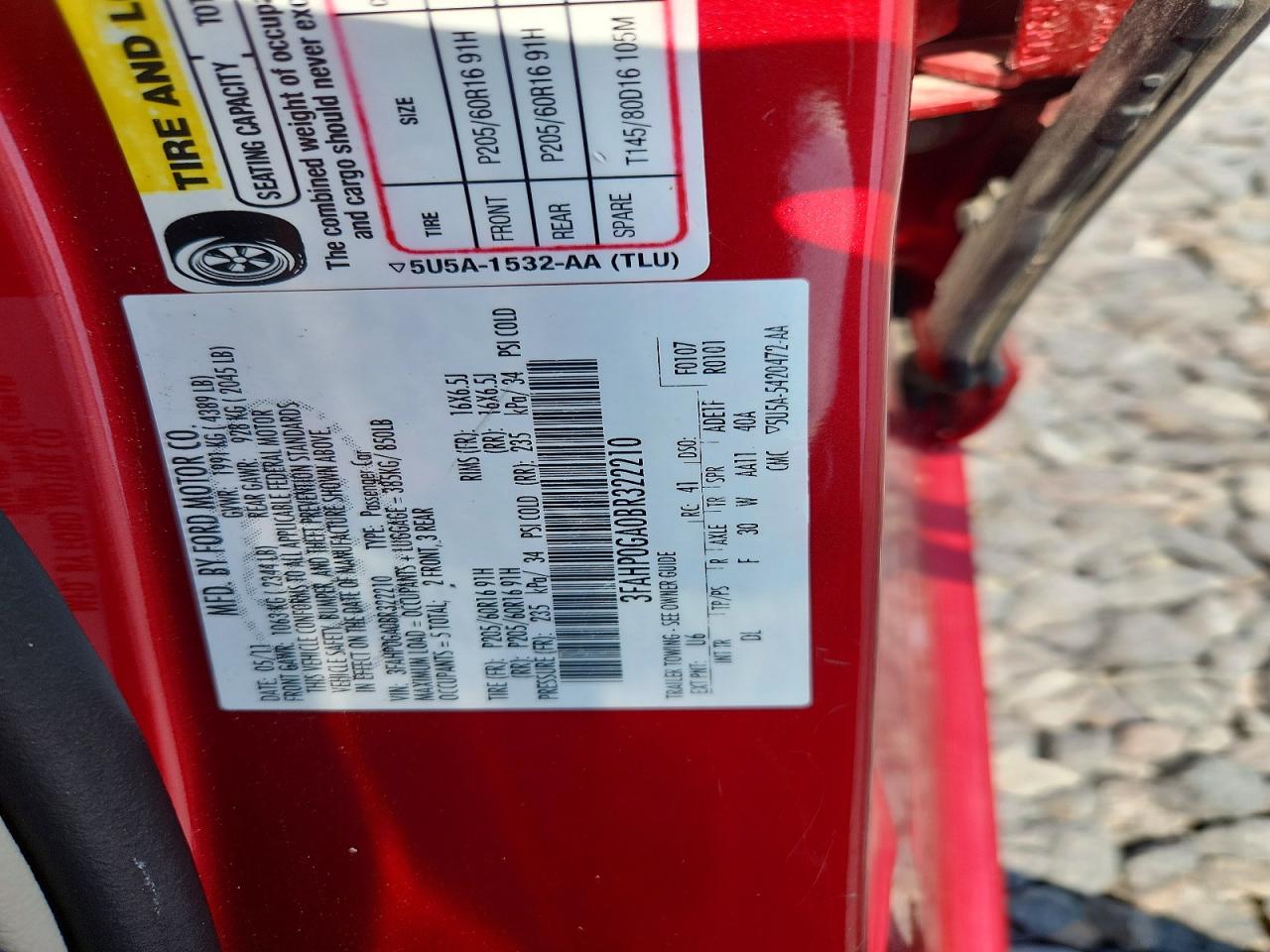 2011 Ford Fusion S Red vin: 3FAHP0GA0BR322210